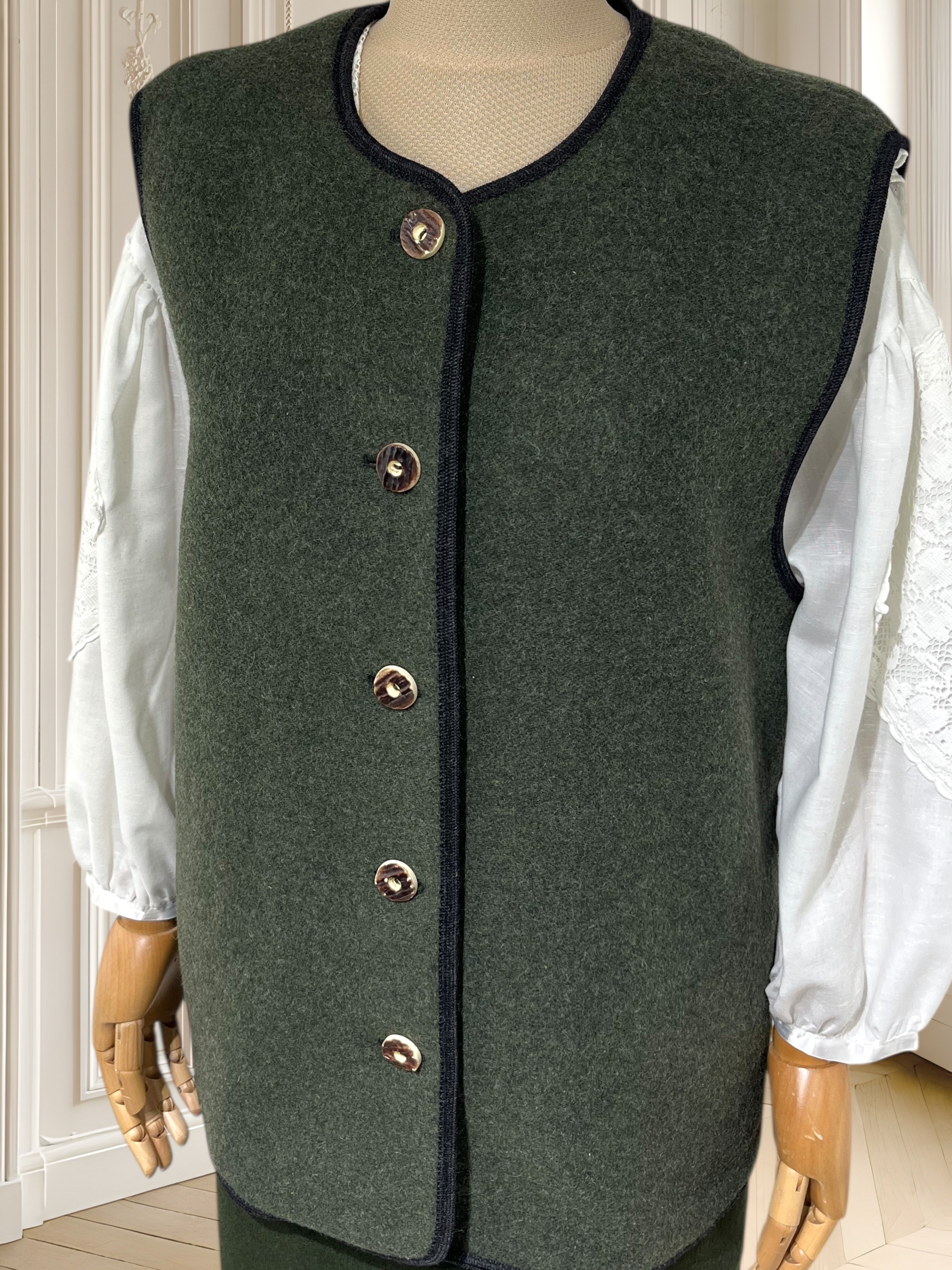 Vestă vintage din lână mărimea XL