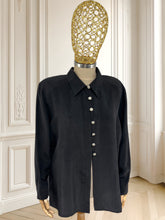 Încarcă imaginea în vizualizatorul Galerie, Cămașă neagră din cupro mărimea XL
