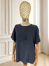 Încarcă imaginea în vizualizatorul Galerie, Tricou vintage din mătase mărimea M
