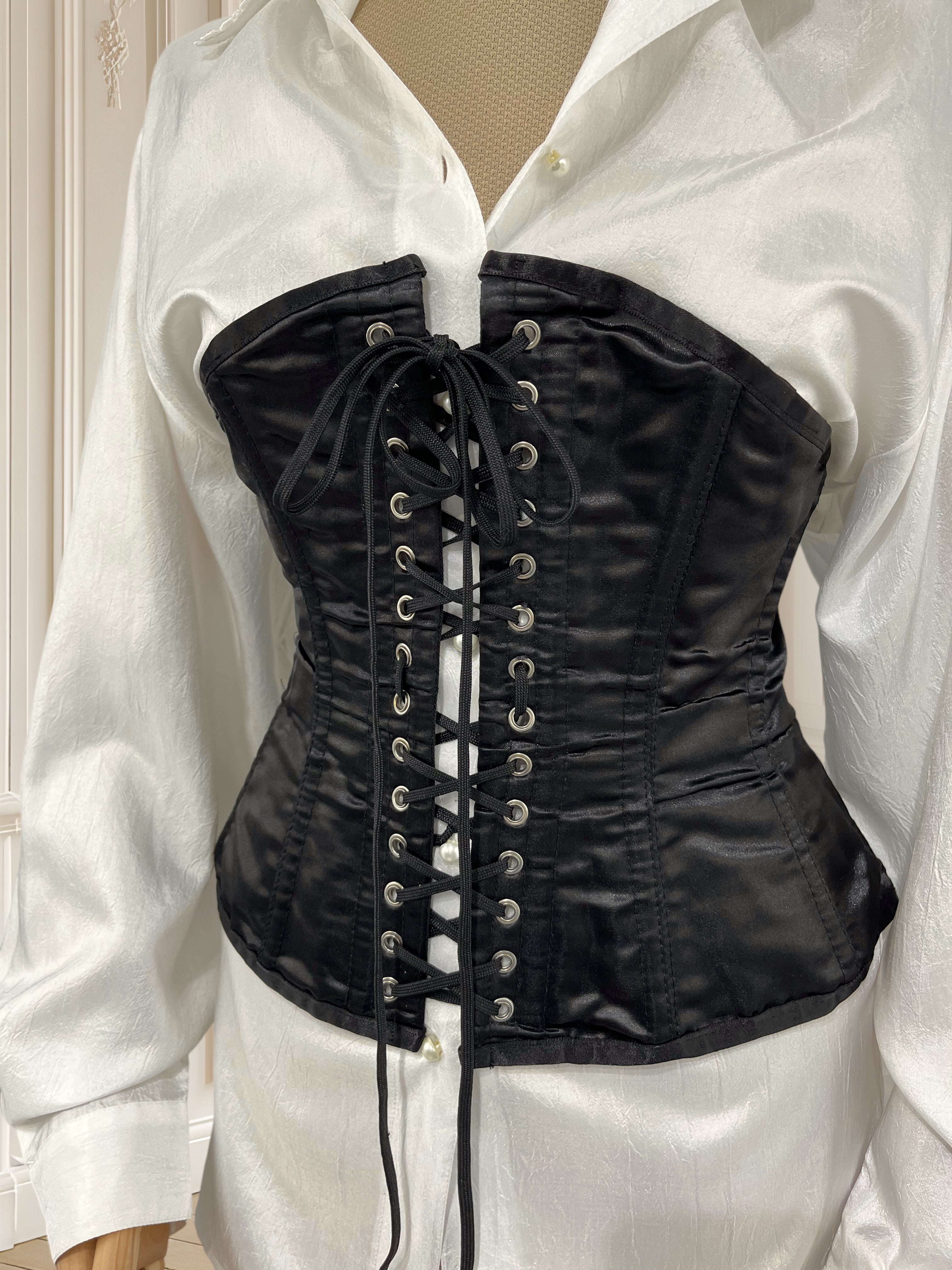 Corset negru cu șnur mărimea L