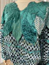 Încarcă imaginea în vizualizatorul Galerie, Bluză italienească din vâscoză mărimea XL
