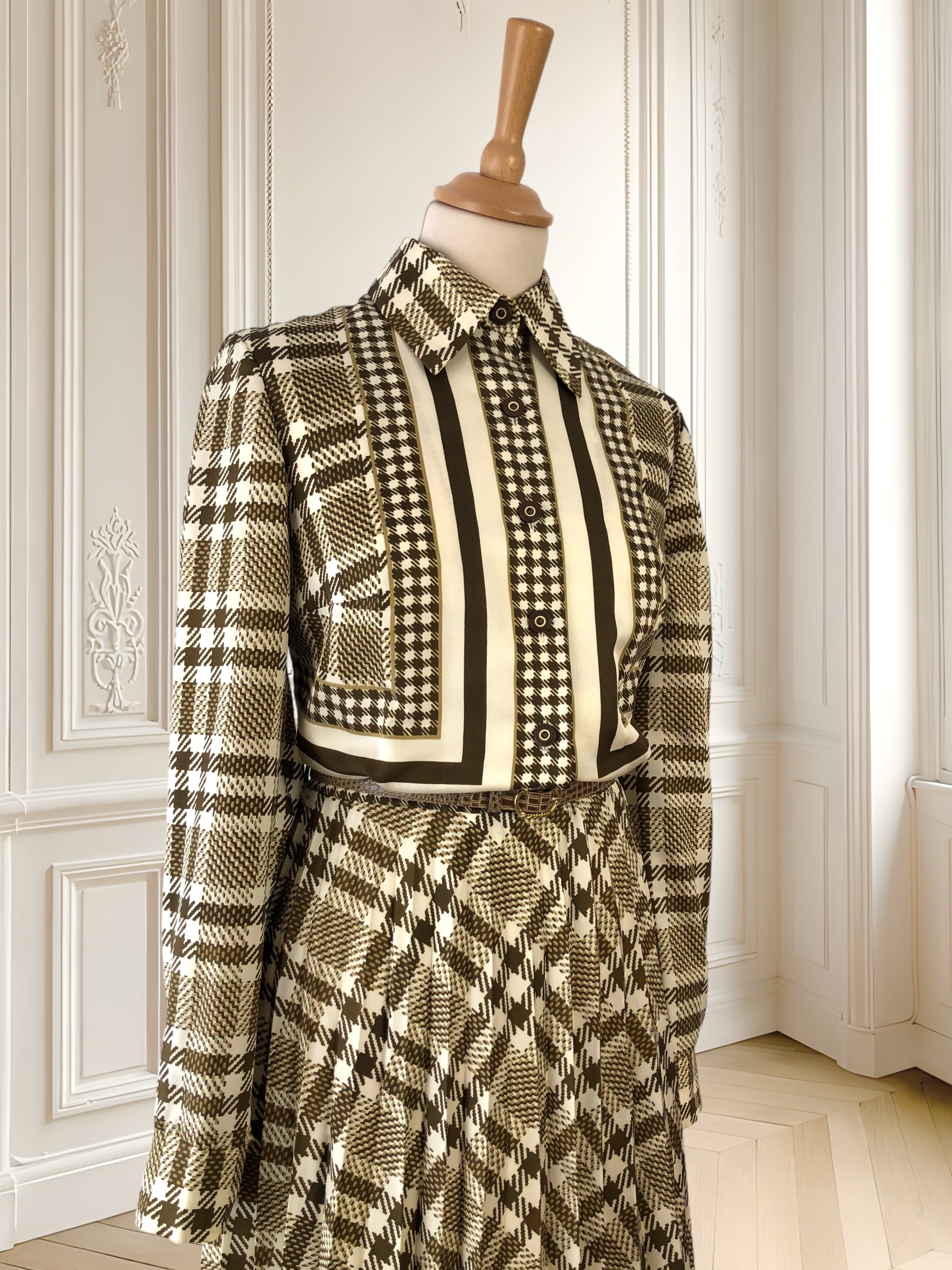 Rochie vintage cu pliuri mărimea M