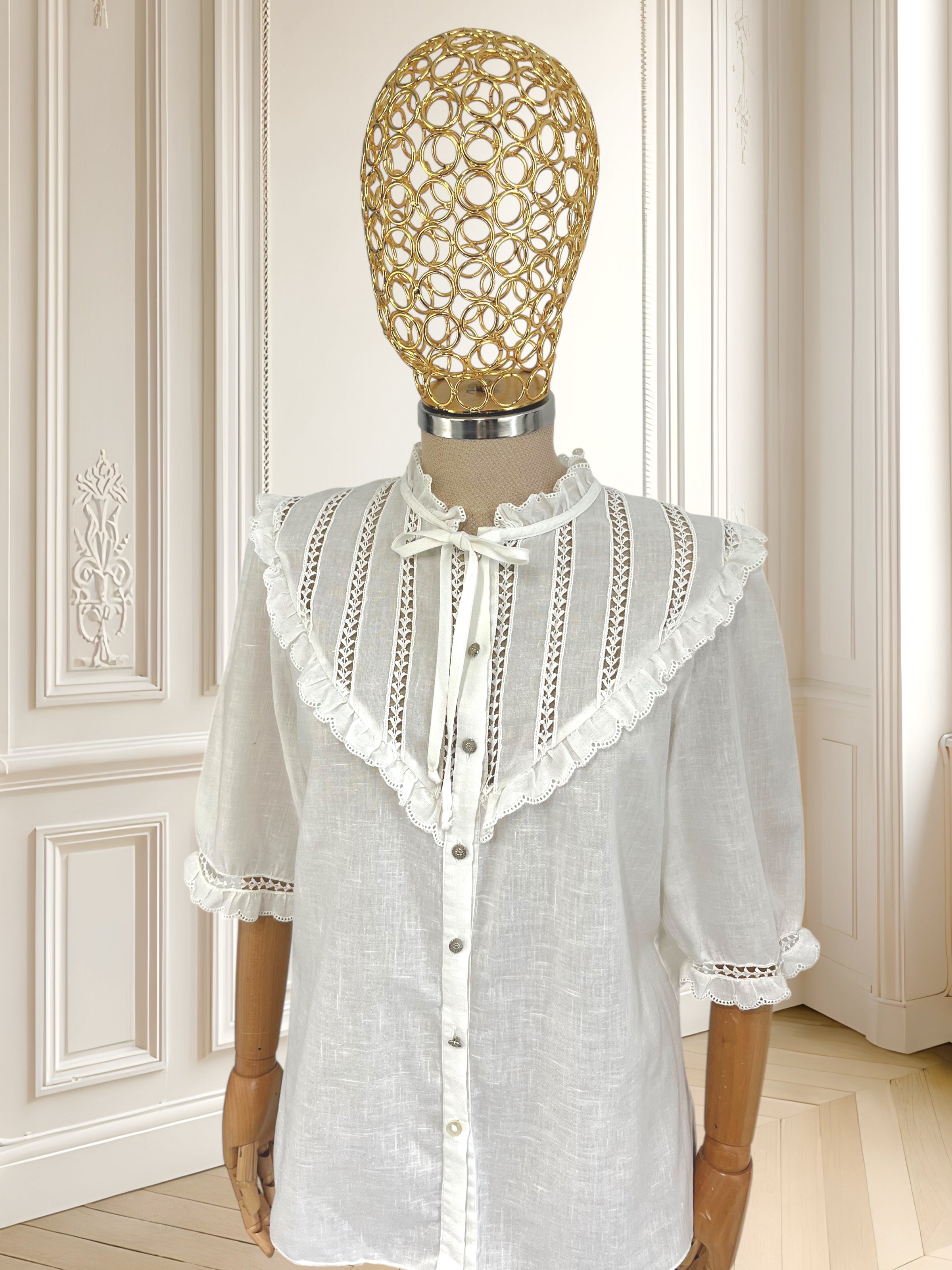 Cămașă vintage albă potrivită pentru M/L