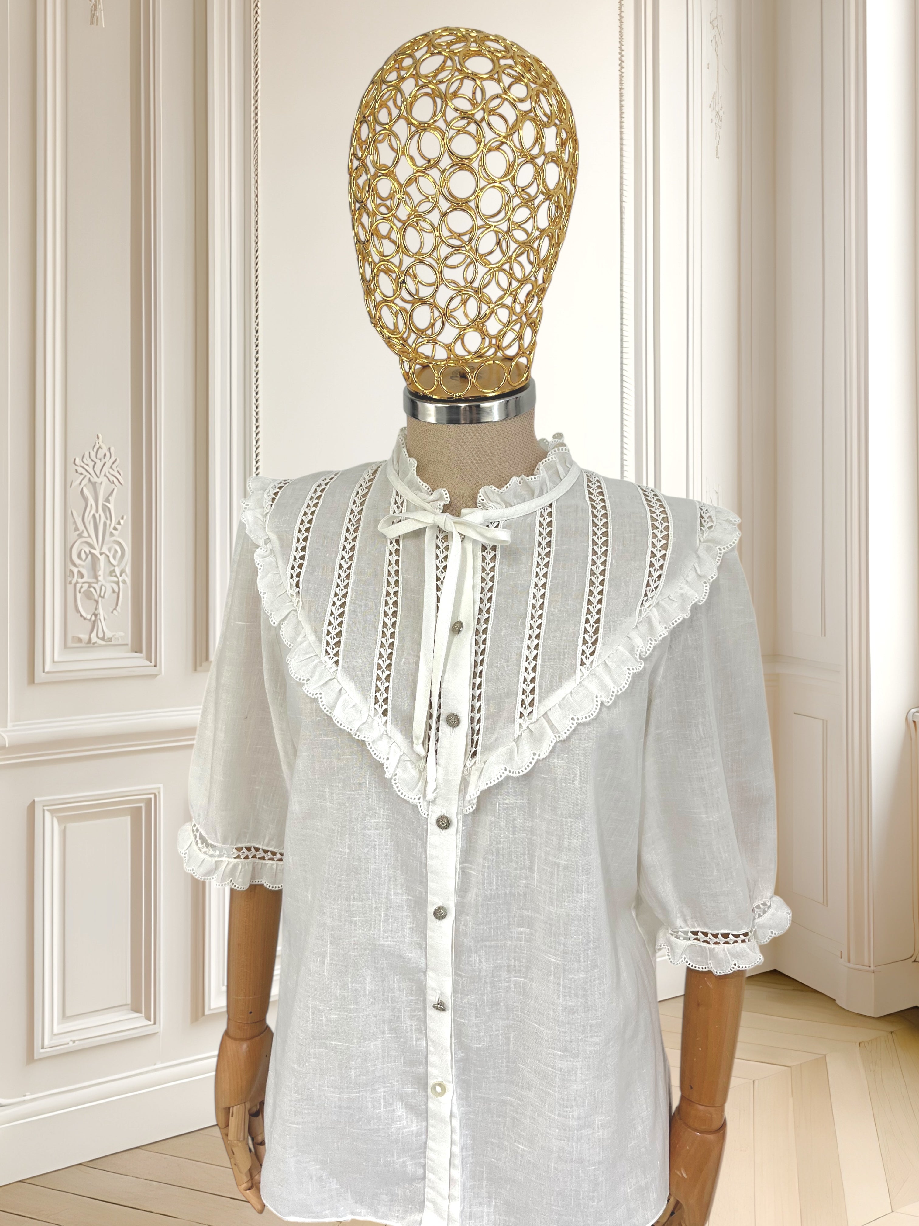 Cămașă vintage albă potrivită pentru M/L
