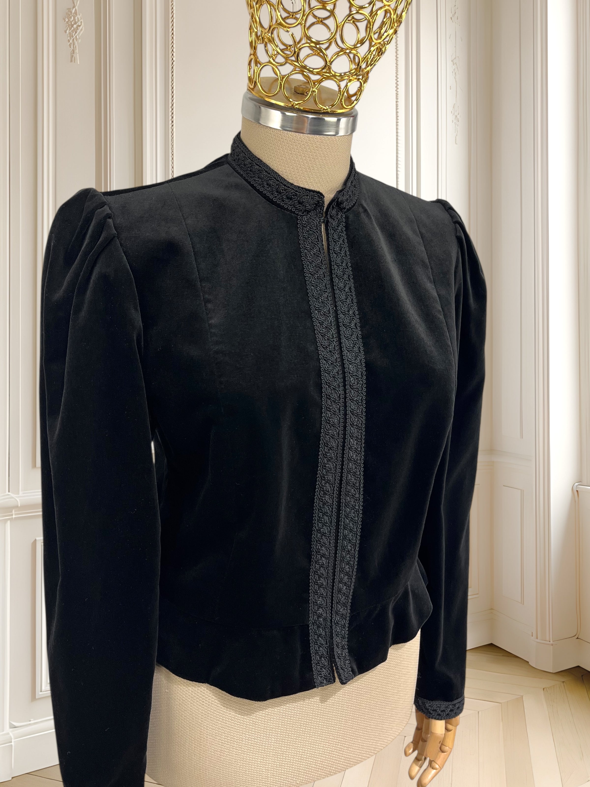 Sacou vintage din catifea potrivit pentru S/M