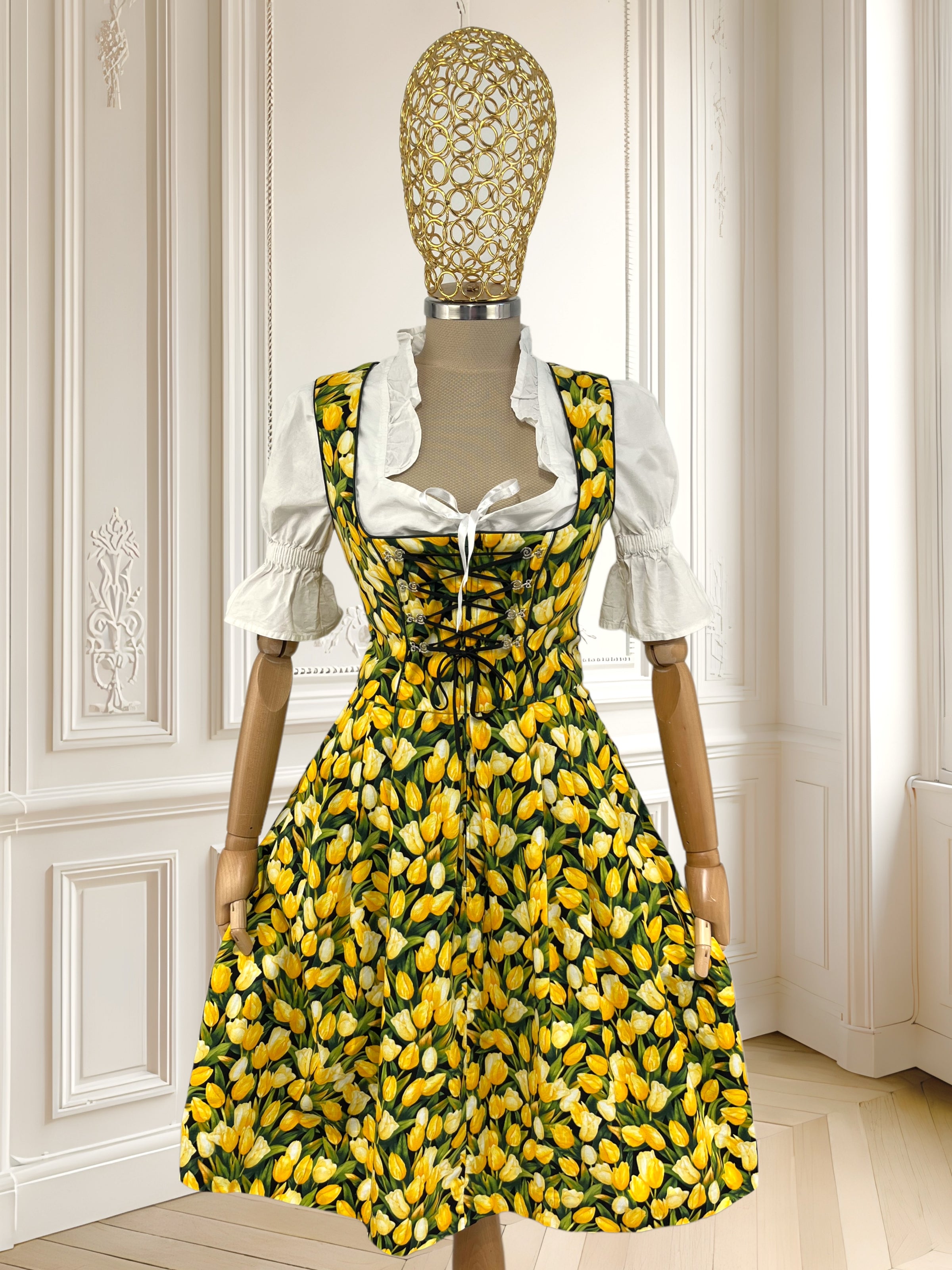 Rochie bavareză cu print floral mărimea S