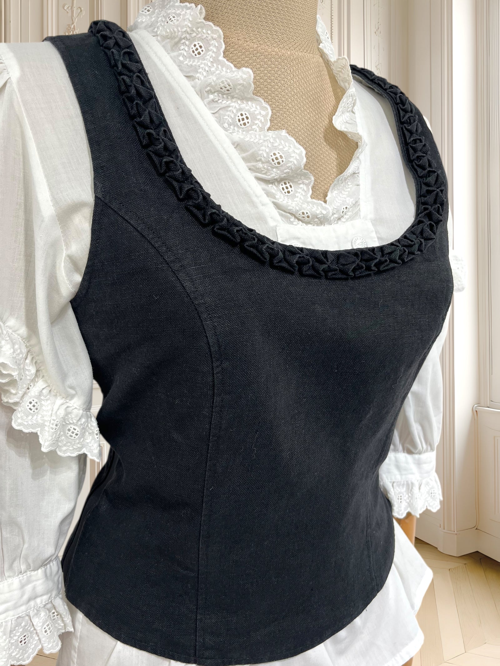 Top vintage din in potrivit pentru S/M