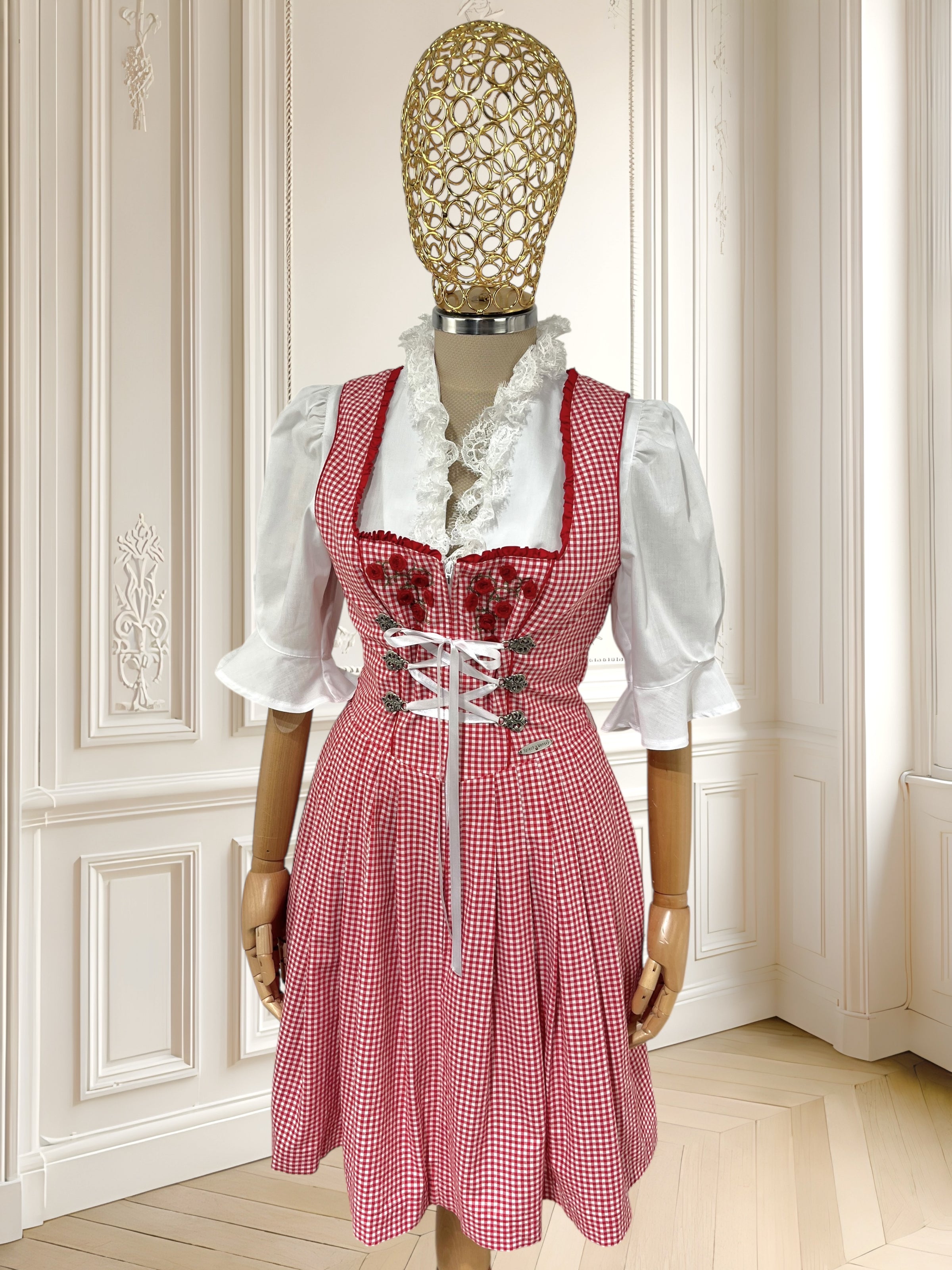 Rochie bavareză cu top alb mărimea S