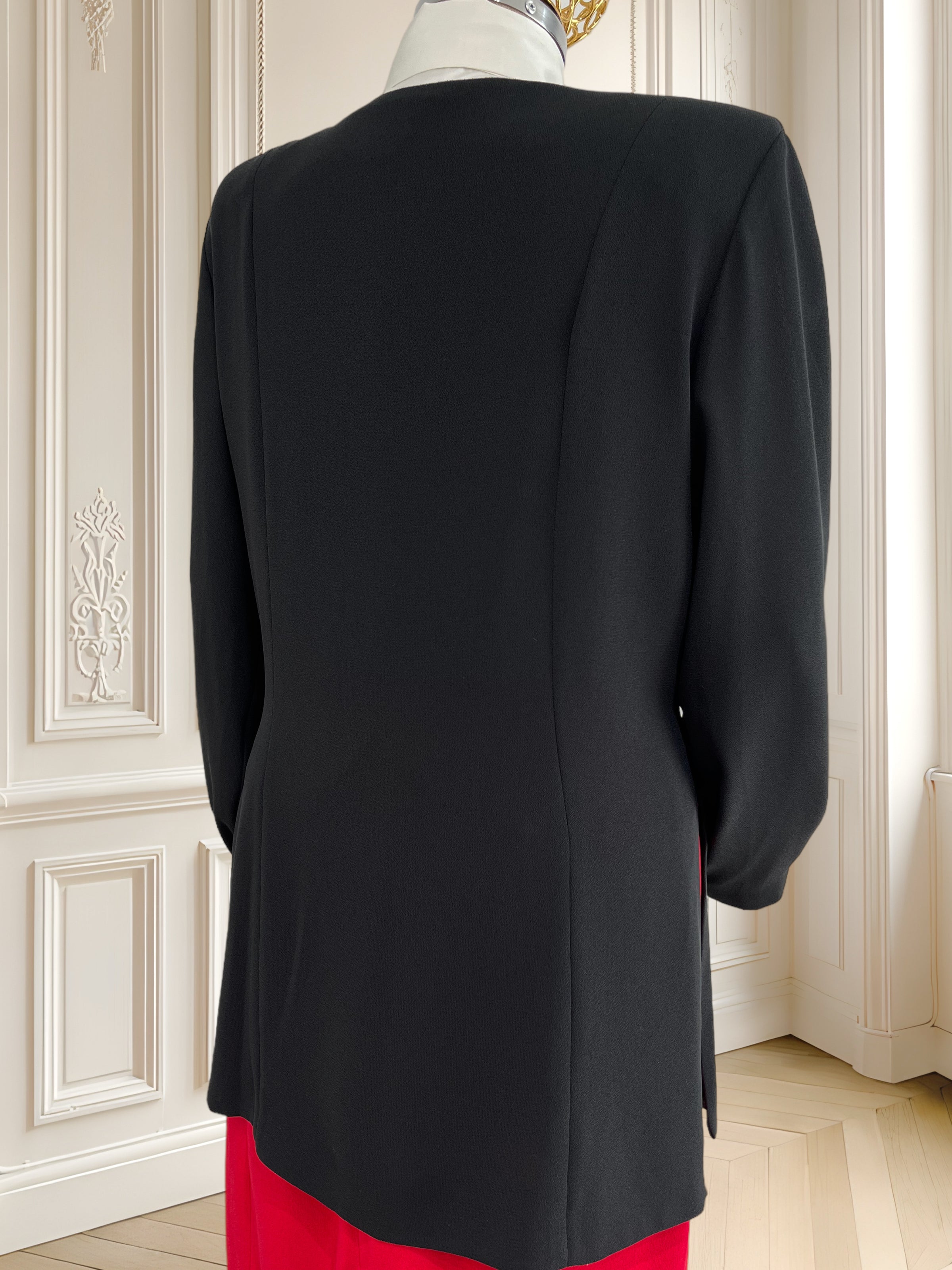 Sacou subțire cu nasturi bijuterie potrivit pentru M/L