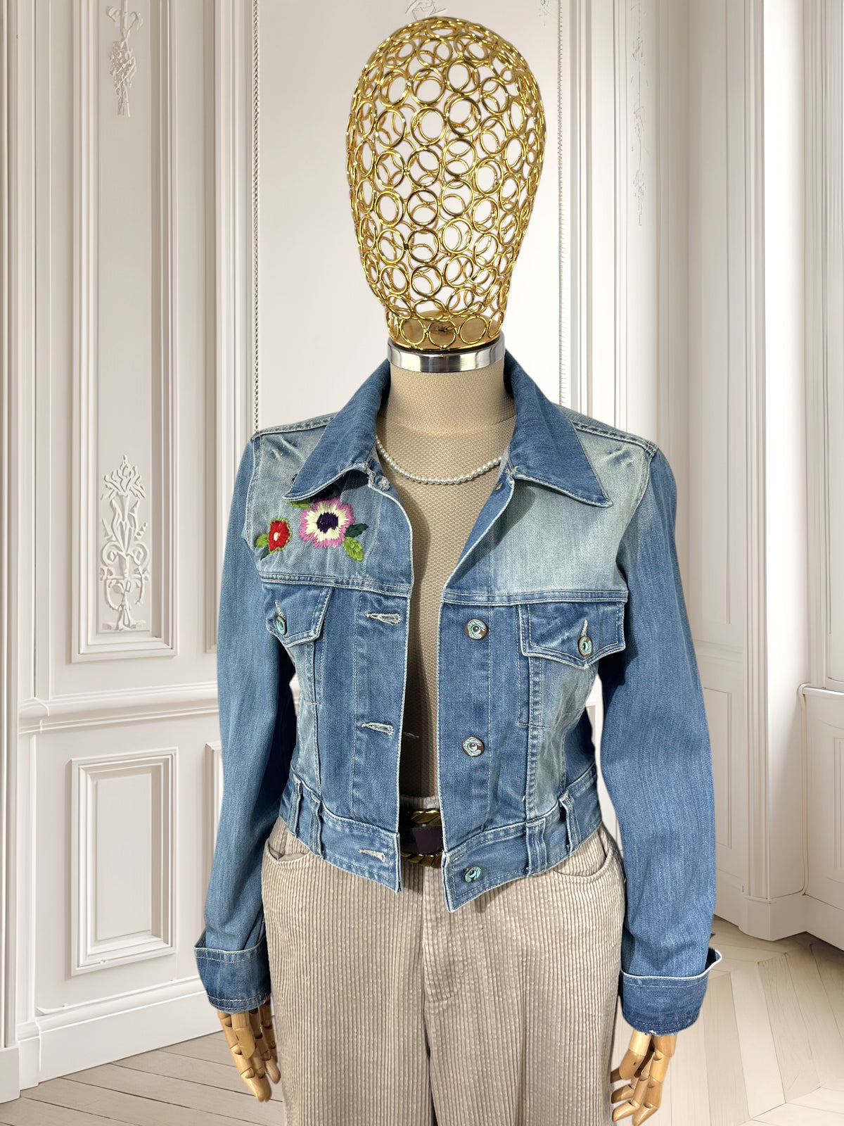 Jachetă din denim cu flori brodate mărimea S