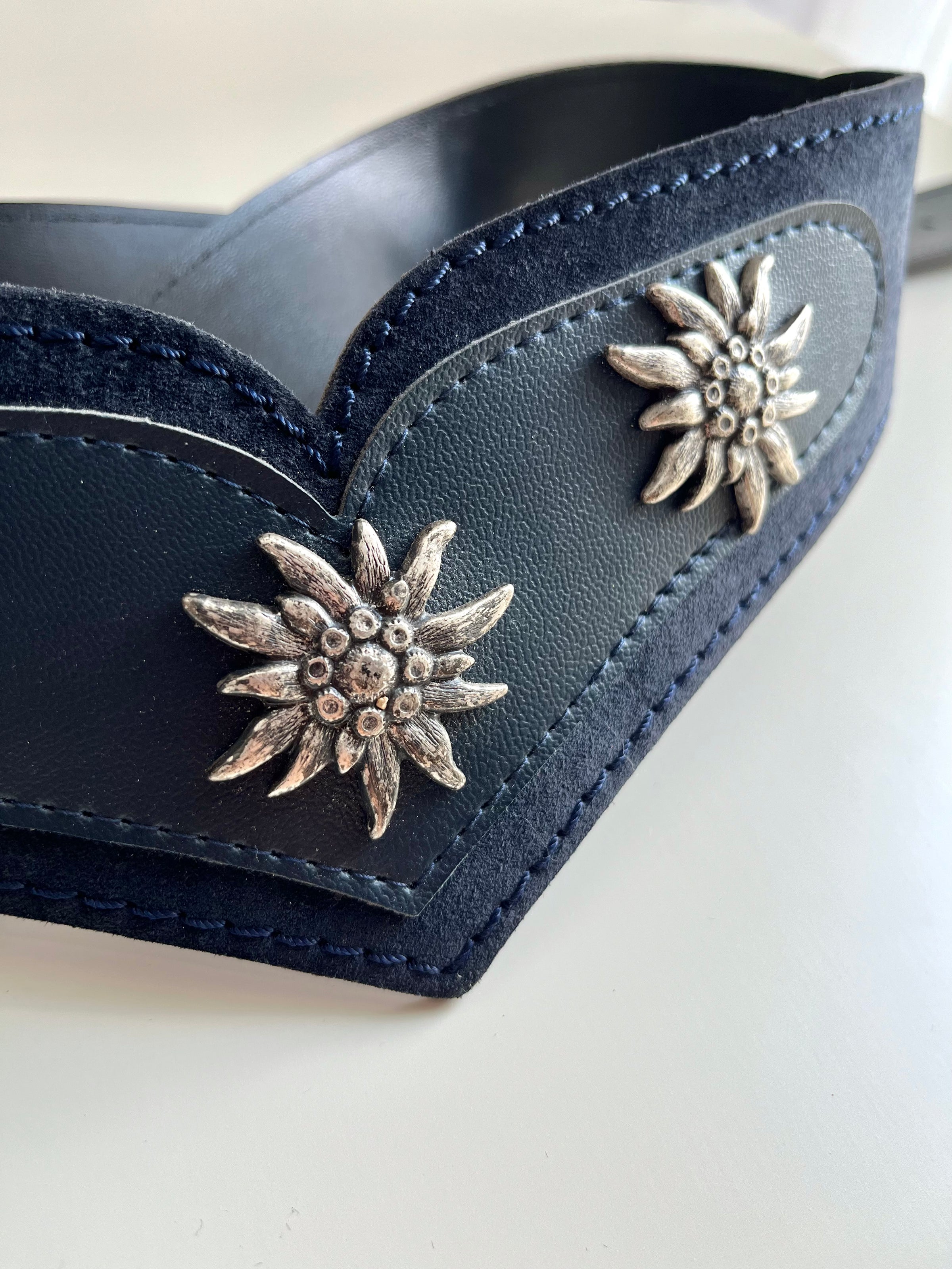Curea vintage bleumarin