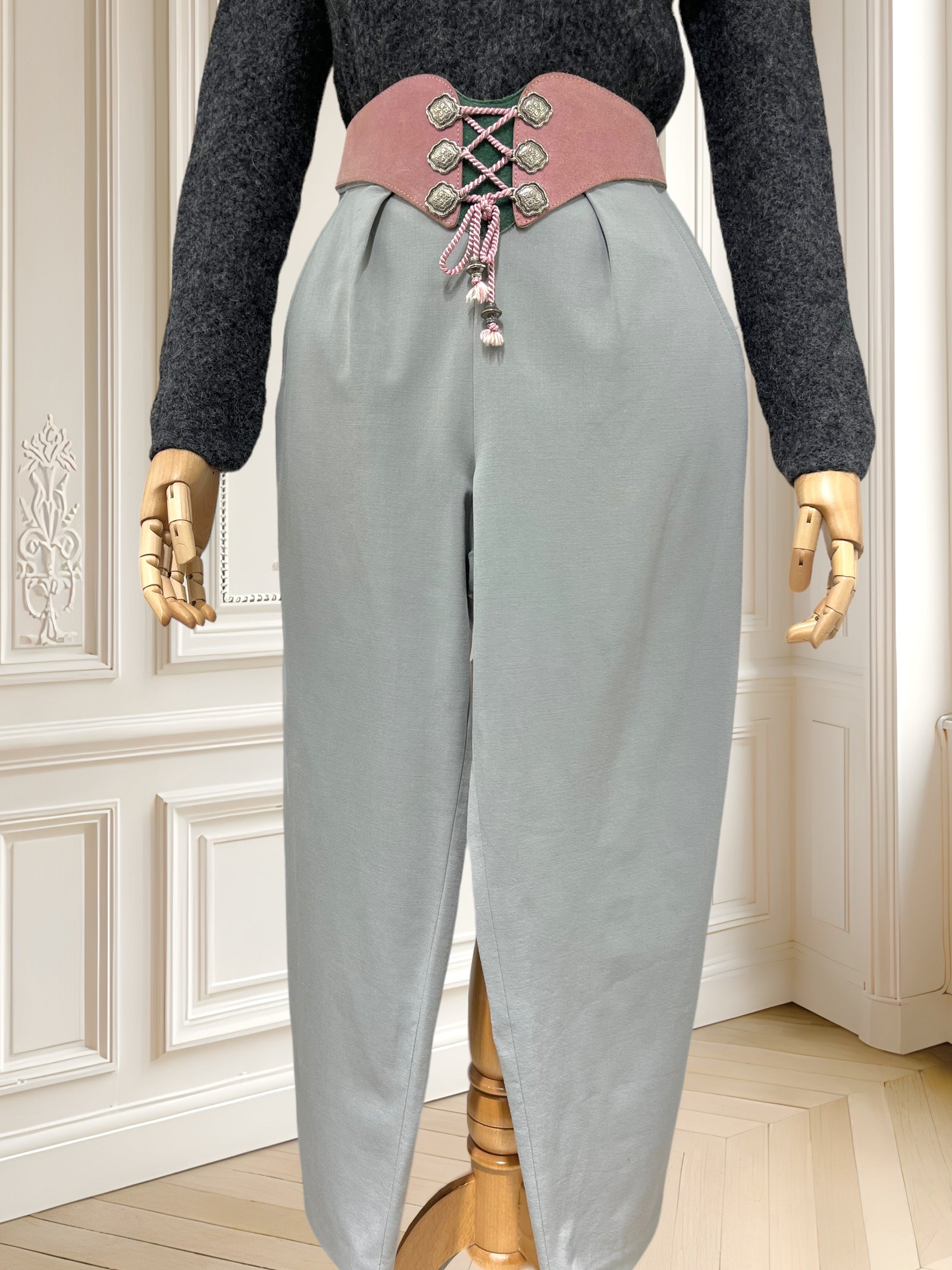 Pantaloni din lână fină mărimea S