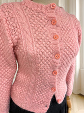 Încarcă imaginea în vizualizatorul Galerie, Cardigan lucrat manual din lână mărimea S
