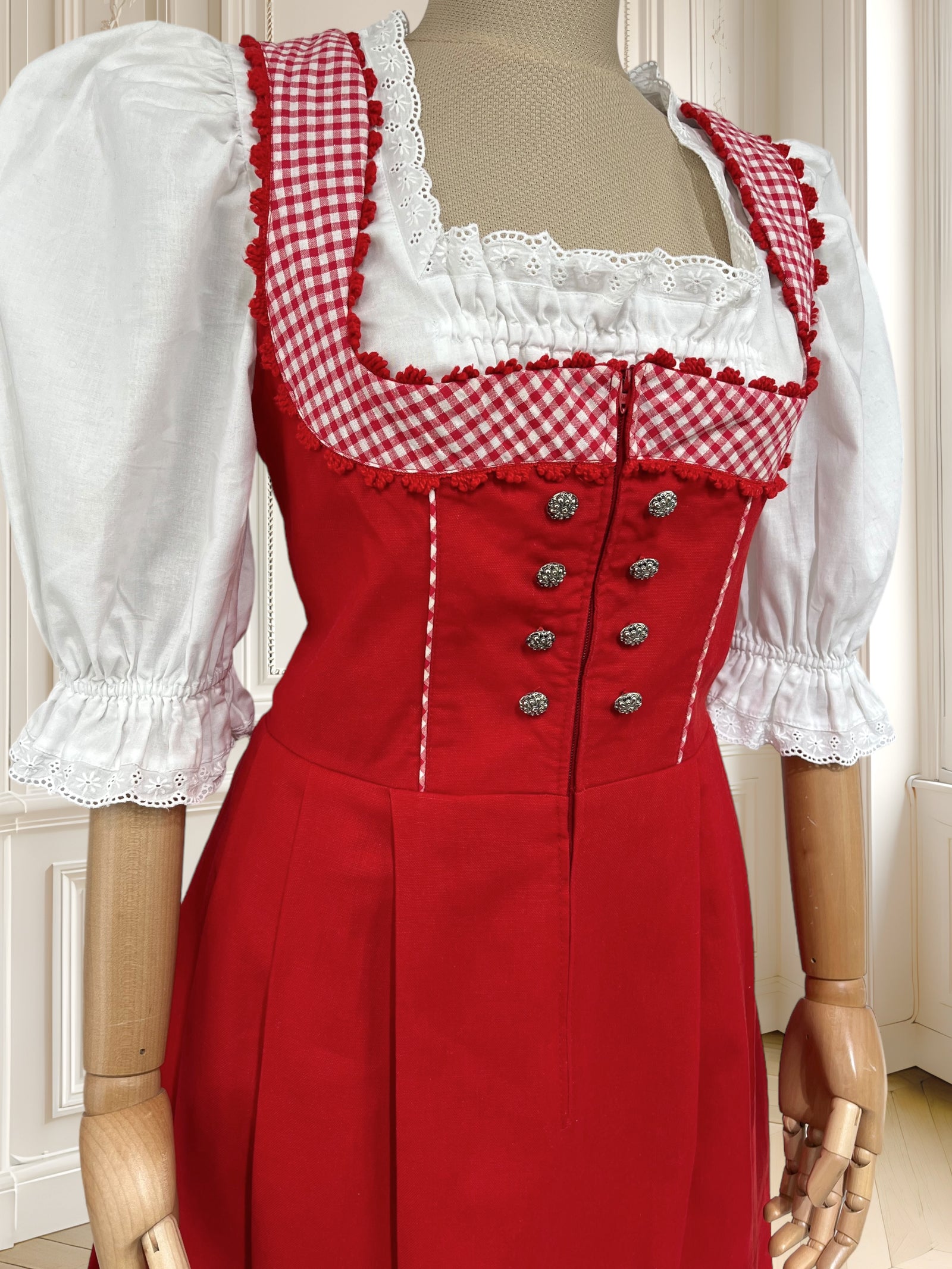 Rochie bavareză mărimea M