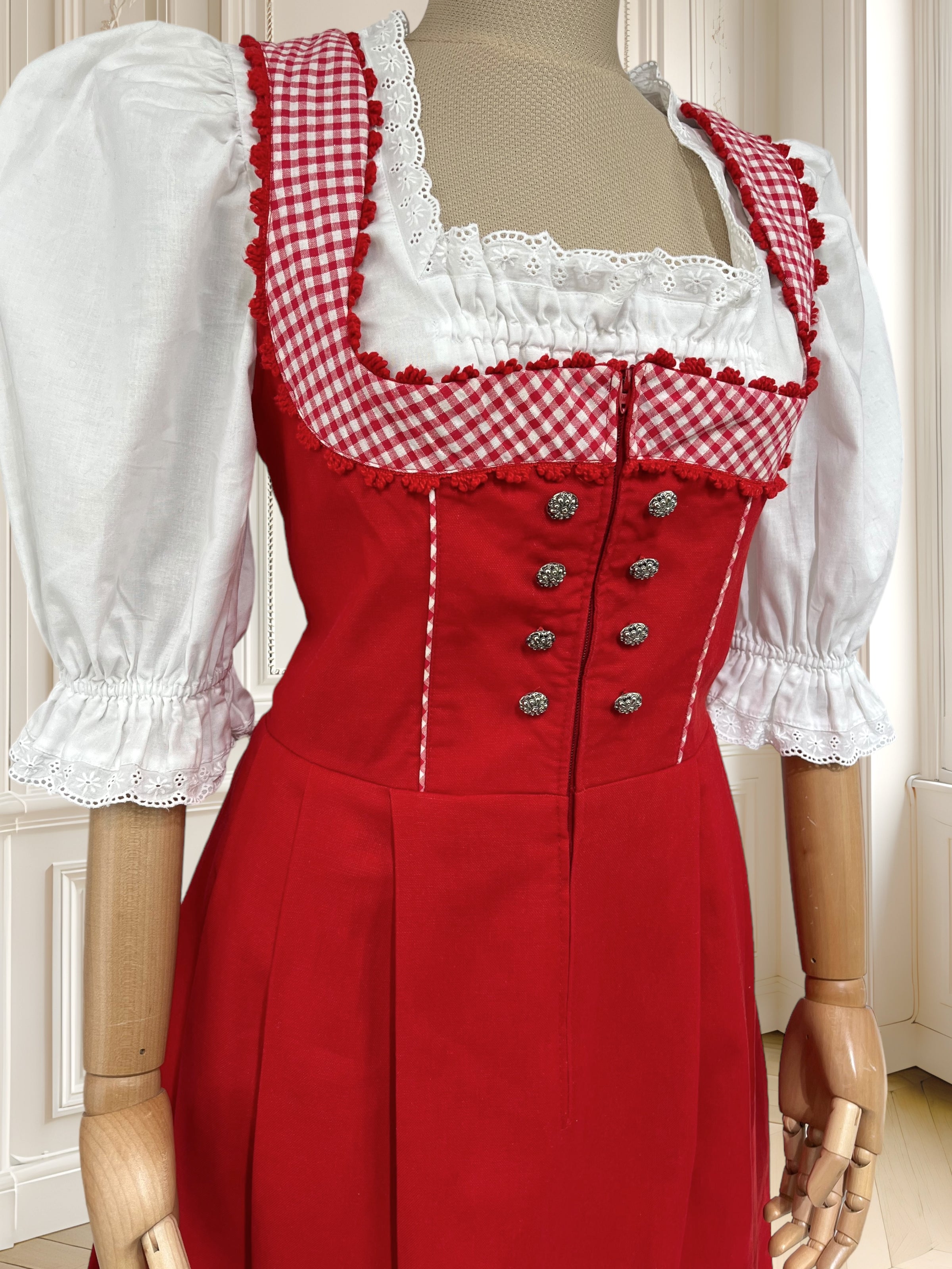 Rochie bavareză mărimea M