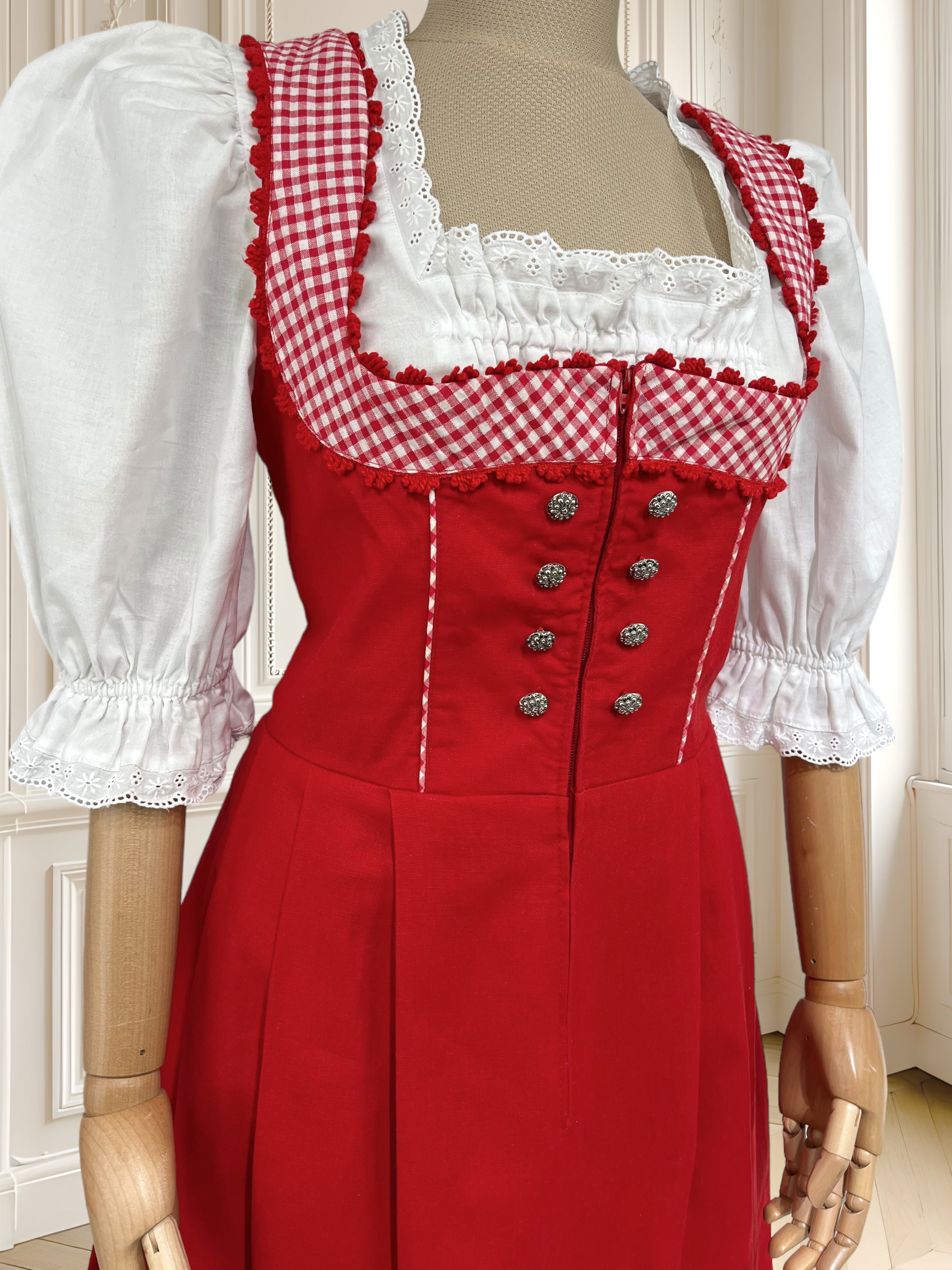 Rochie bavareză mărimea M