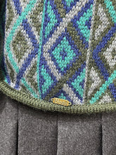 Încarcă imaginea în vizualizatorul Galerie, Cardigan vintage din lână potrivit pentru M/L
