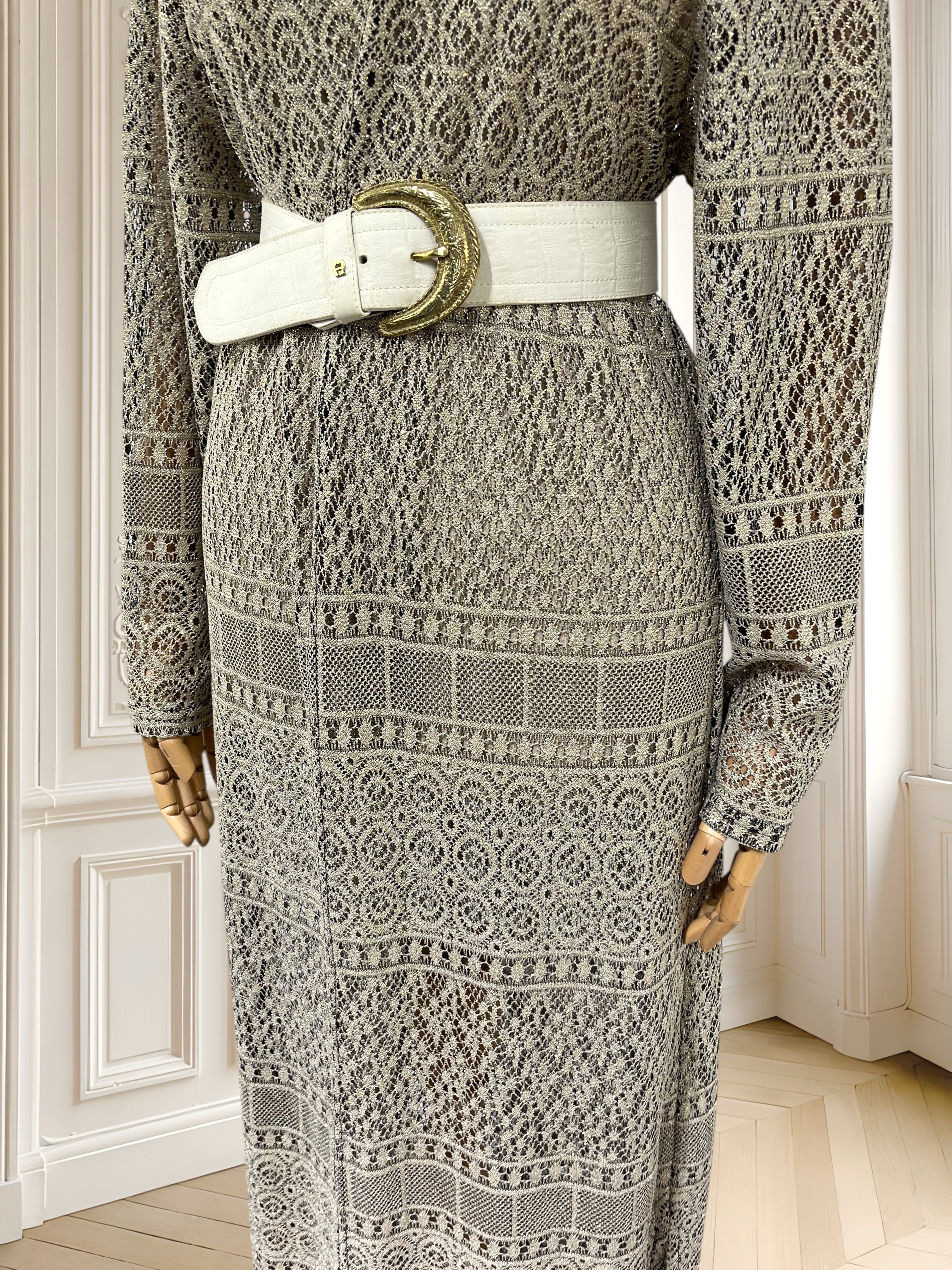Cardigan tricotat cu reflexii metalice potrivit pentru M/L
