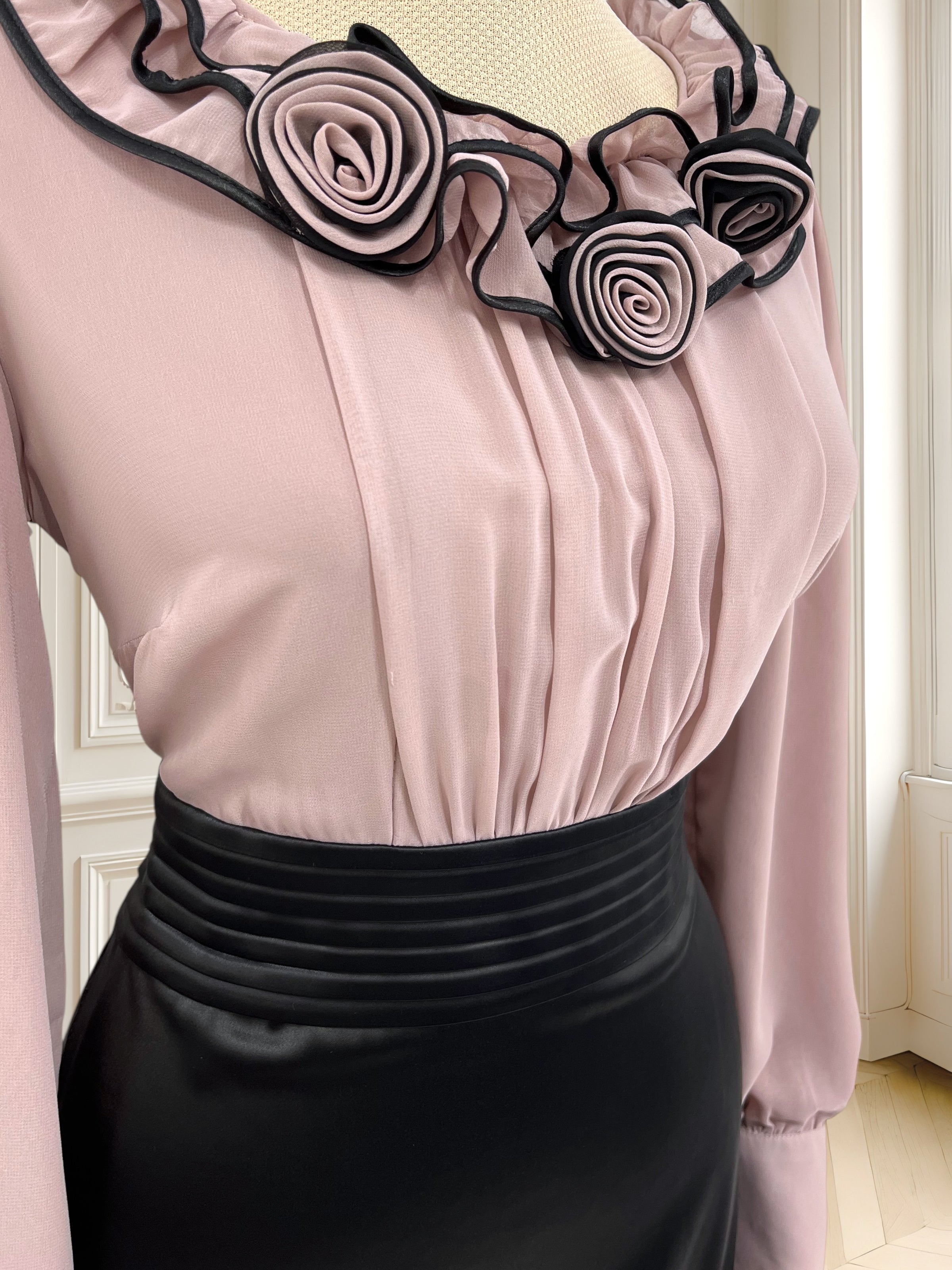 Rochie elegantă satinată mărimea M