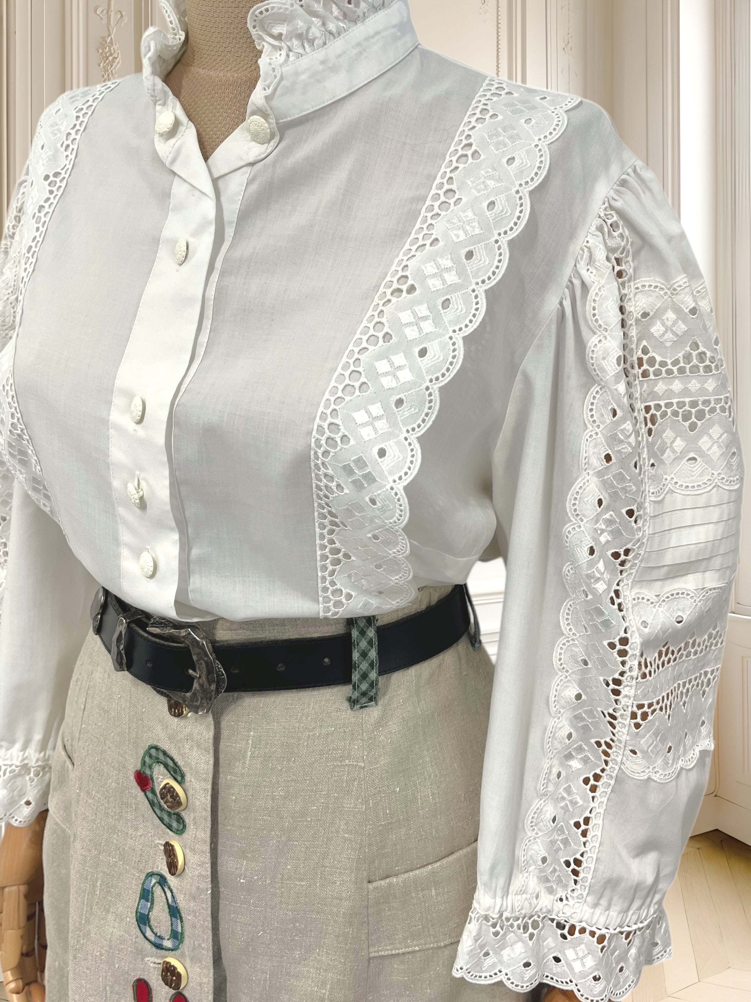 Cămașă vintage cu mâneci bufante mărimea XL