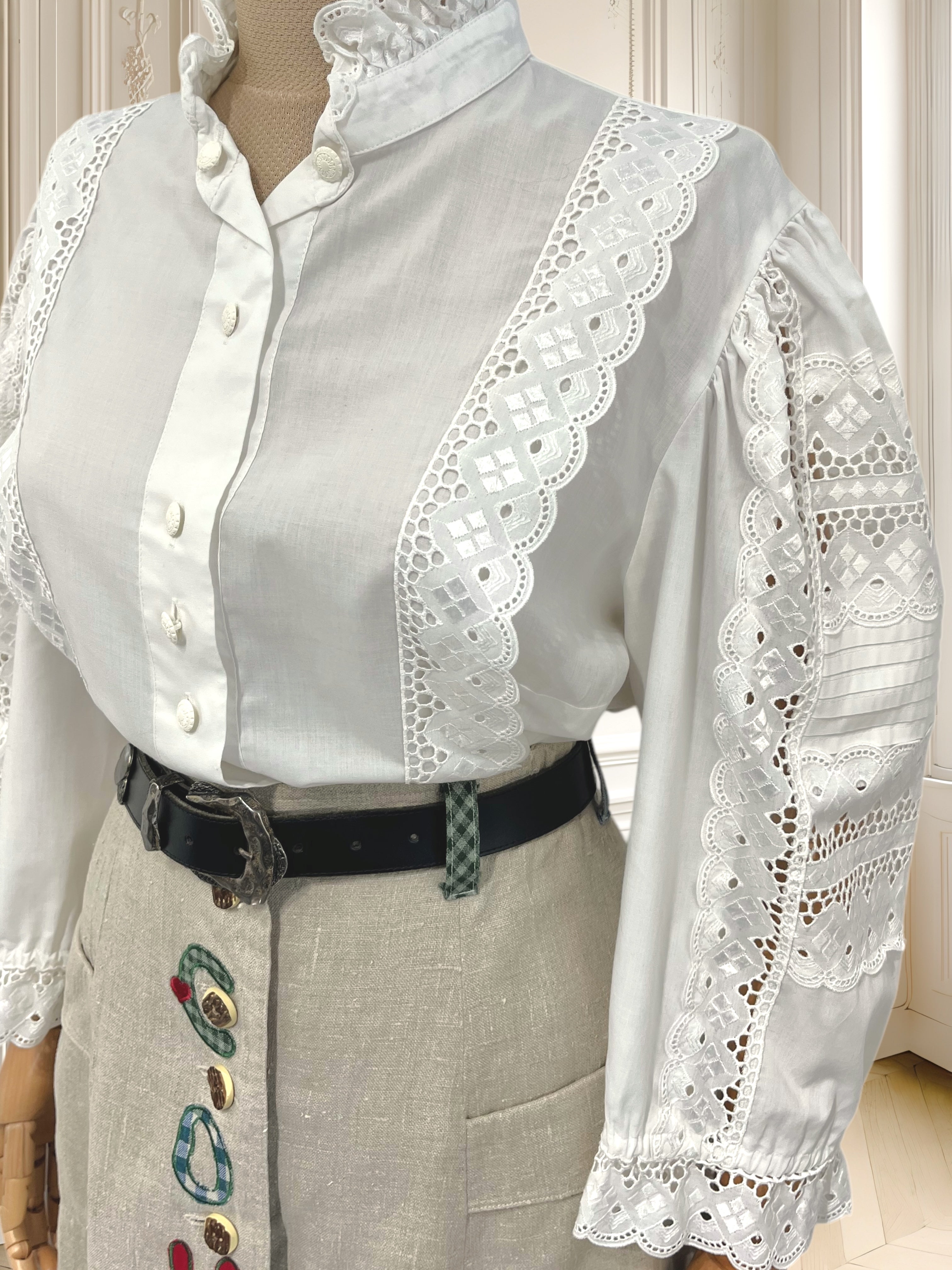 Cămașă vintage cu mâneci bufante mărimea XL