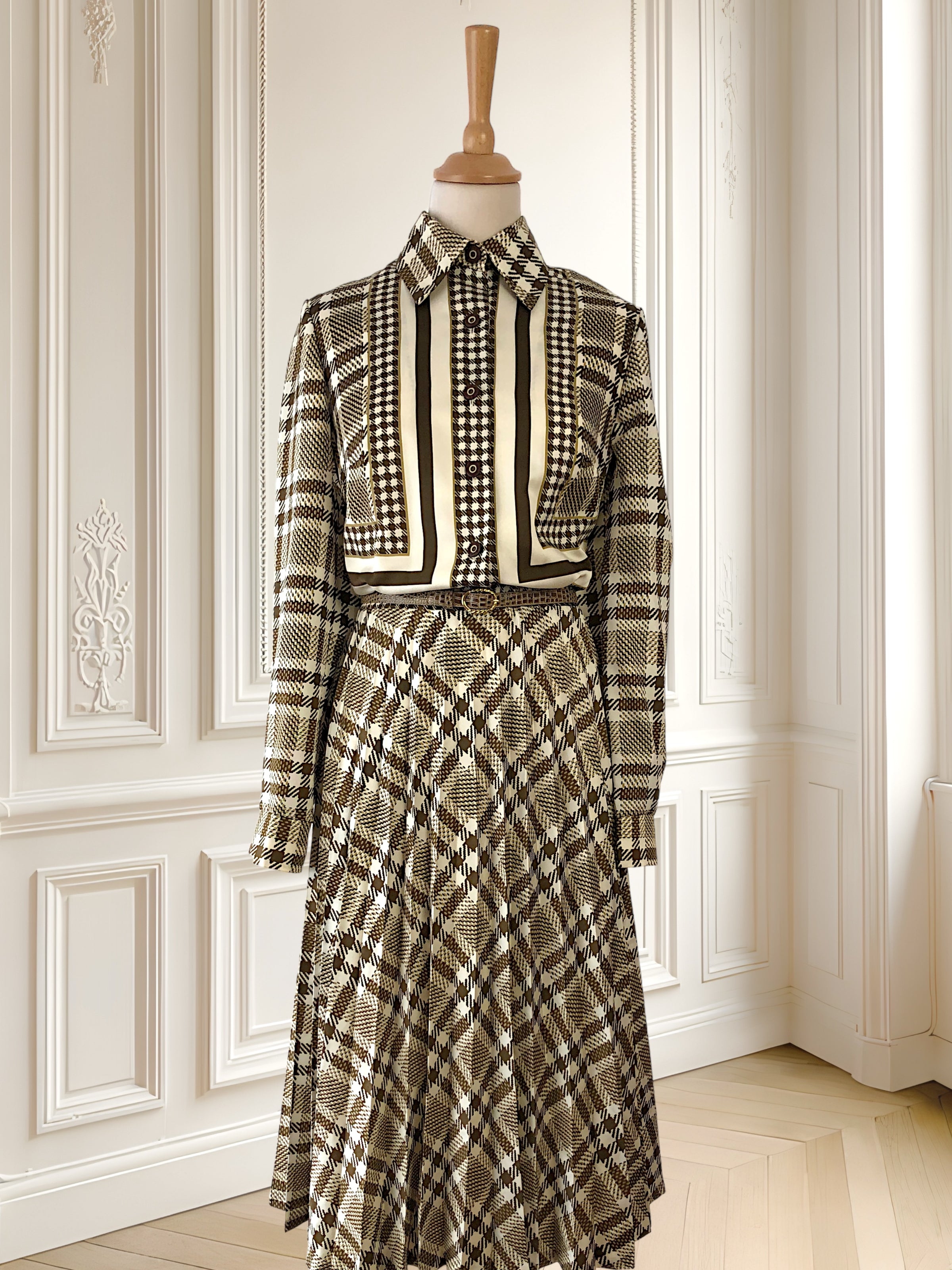 Rochie vintage cu pliuri mărimea M