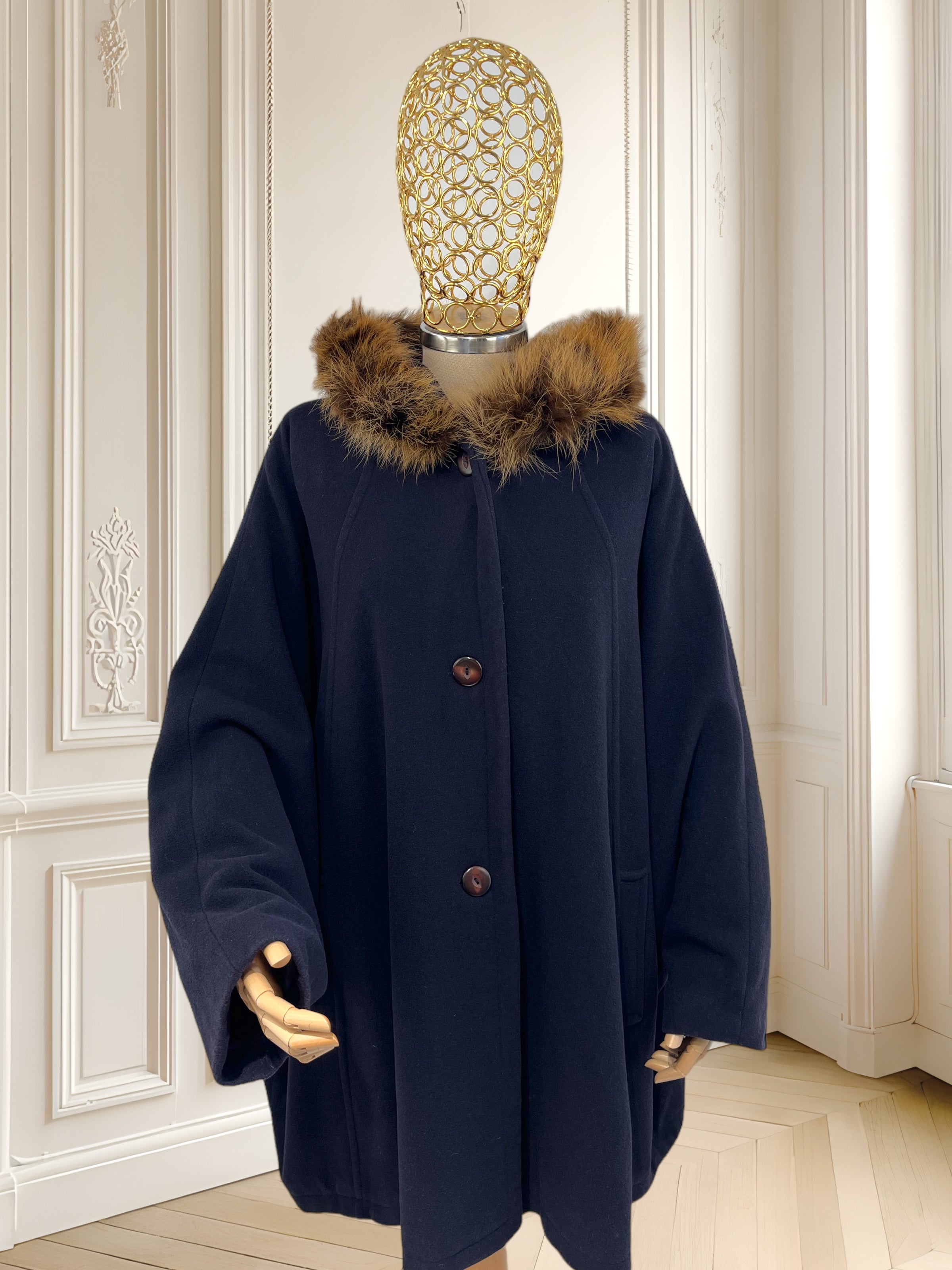 Capă din lână și cașmir cu guler din păr natural potrivită pentru L/XL