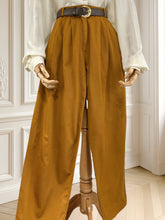Încarcă imaginea în vizualizatorul Galerie, Jeans vintage cu talie înaltă și pense mărimea S
