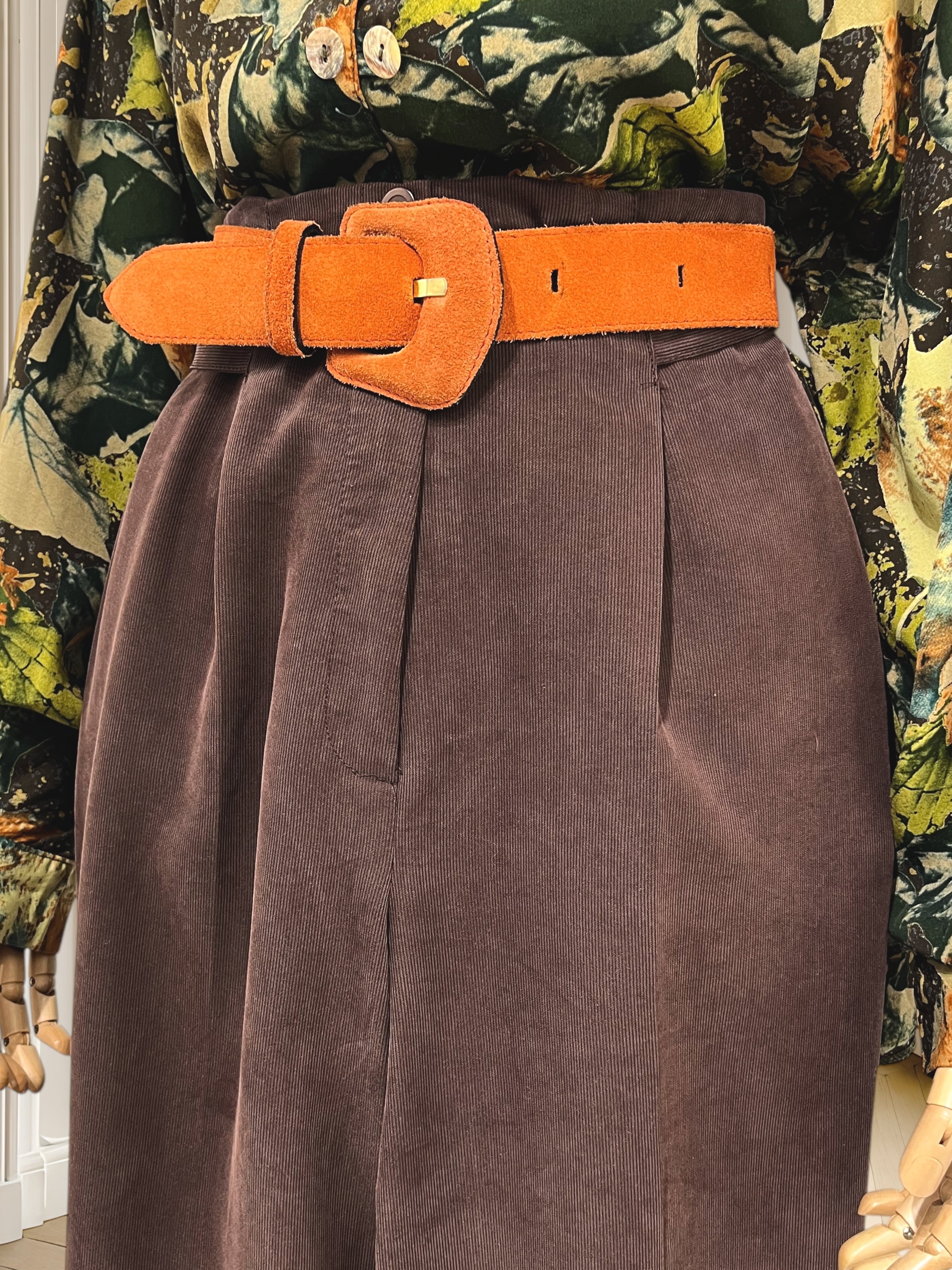 Pantaloni maronii mărimea S