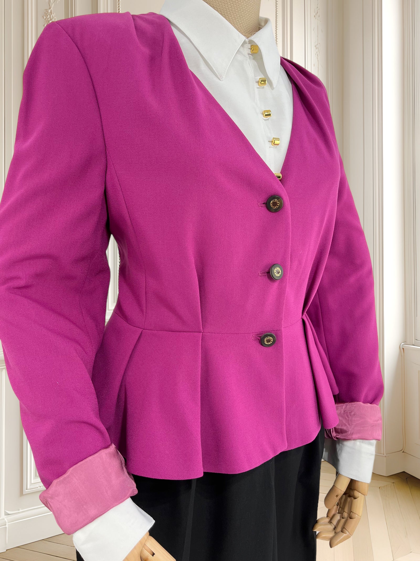 Sacou fuchsia cu croi peplum potrivit pentru M/L