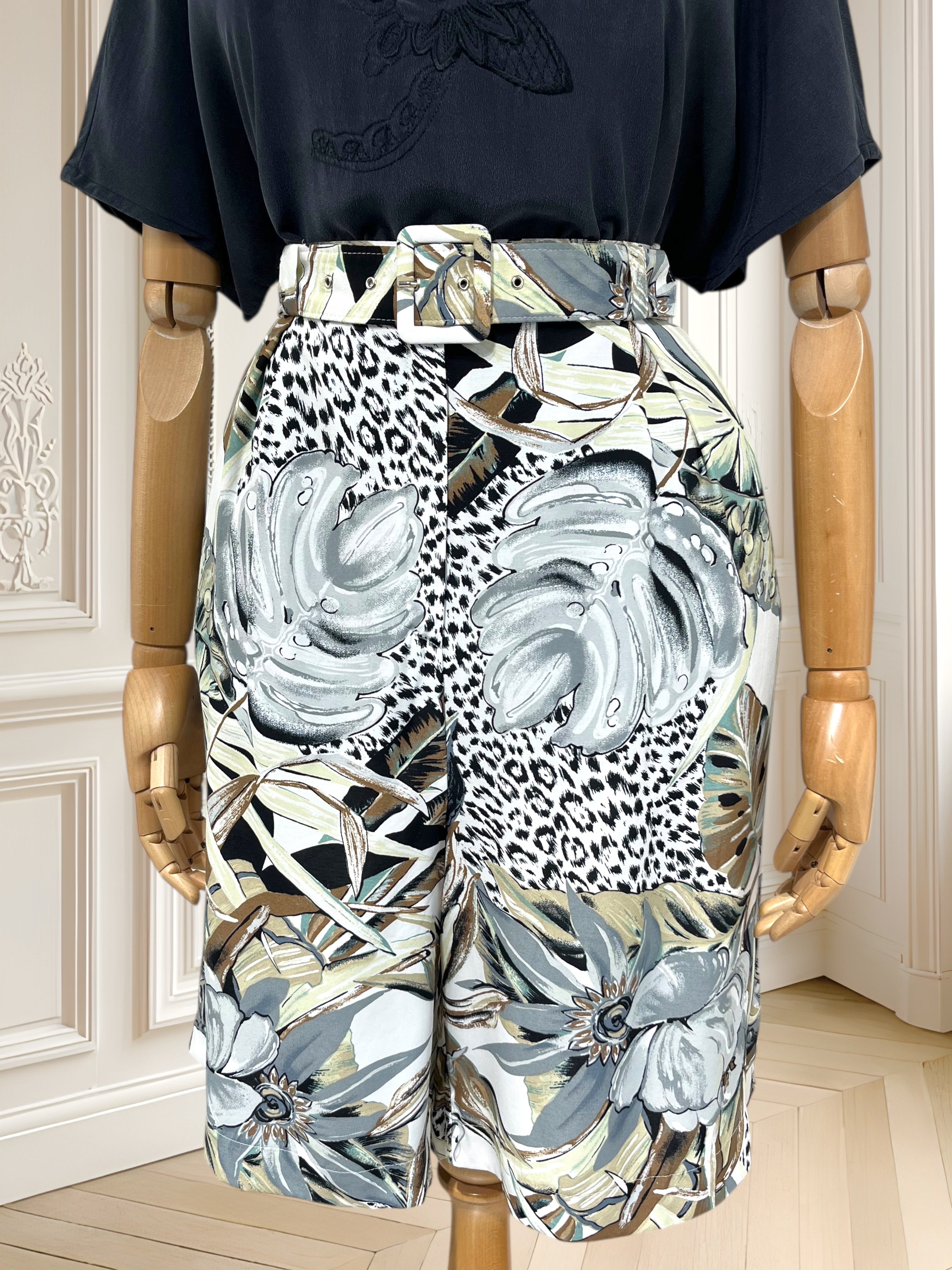 Pantaloni scurți din vâscoză potriviți pentru M/L