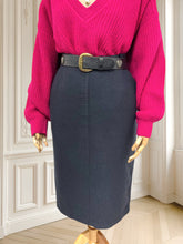 Încarcă imaginea în vizualizatorul Galerie, Fustă vintage din lână pură mărimea L
