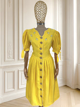 Încarcă imaginea în vizualizatorul Galerie, Rochie vintage din in mărimea L

