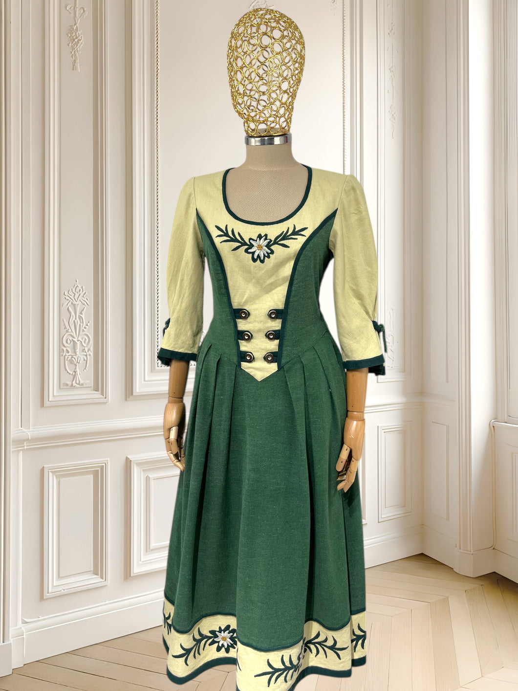Rochie vintage lucrată manual mărimea S