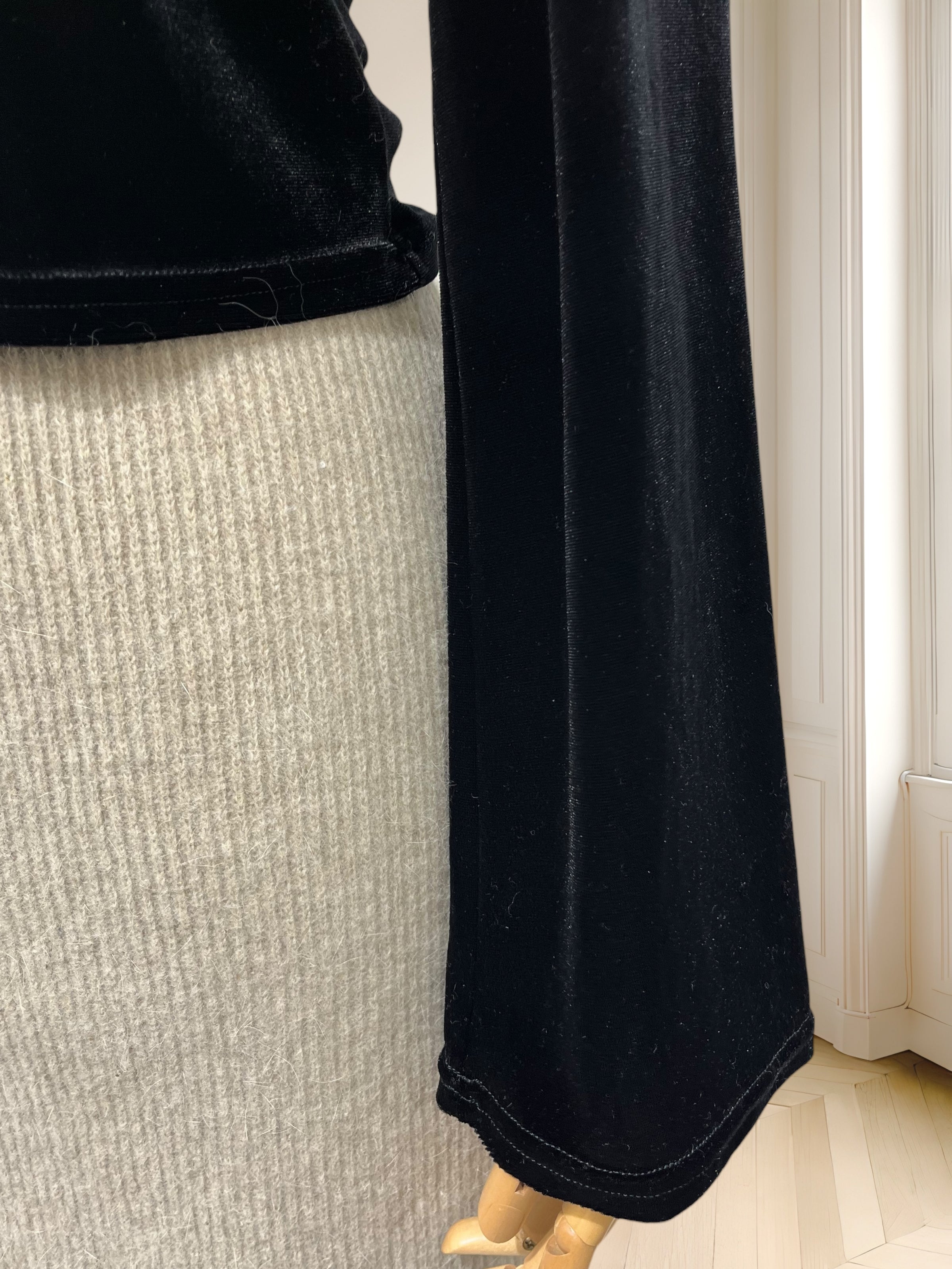 Bluză cropped din catifea mărimea M
