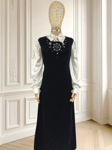 Rochie neagră din catifea cu aplicații manuale mărimea L