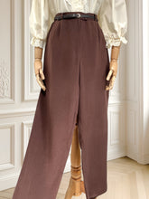Încarcă imaginea în vizualizatorul Galerie, Pantaloni vintage din mătase naturală mărimea M
