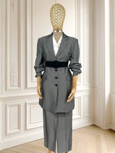 Încarcă imaginea în vizualizatorul Galerie, Costum vintage din amestec de lână mărimea M
