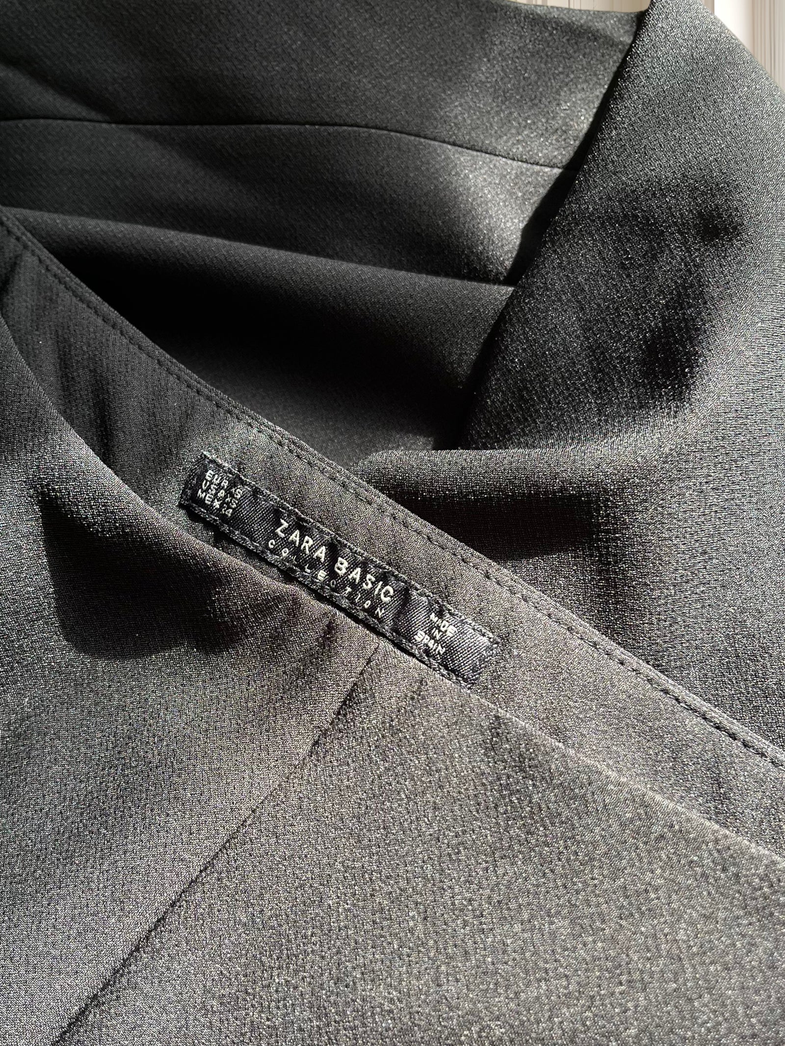 Pantaloni evazați cu talie înaltă și buzunare laterale mărimea XS