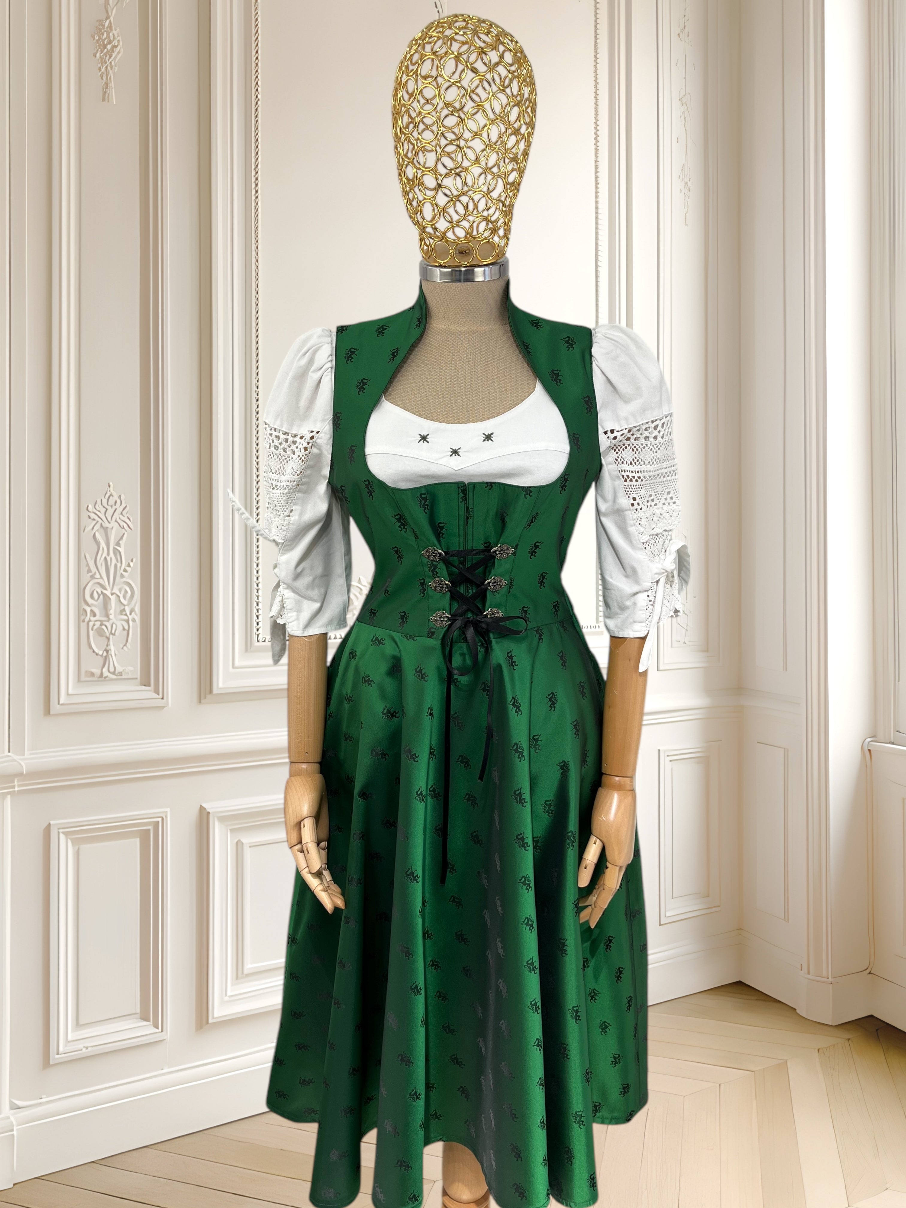 Rochie bavareză satinată mărimea S
