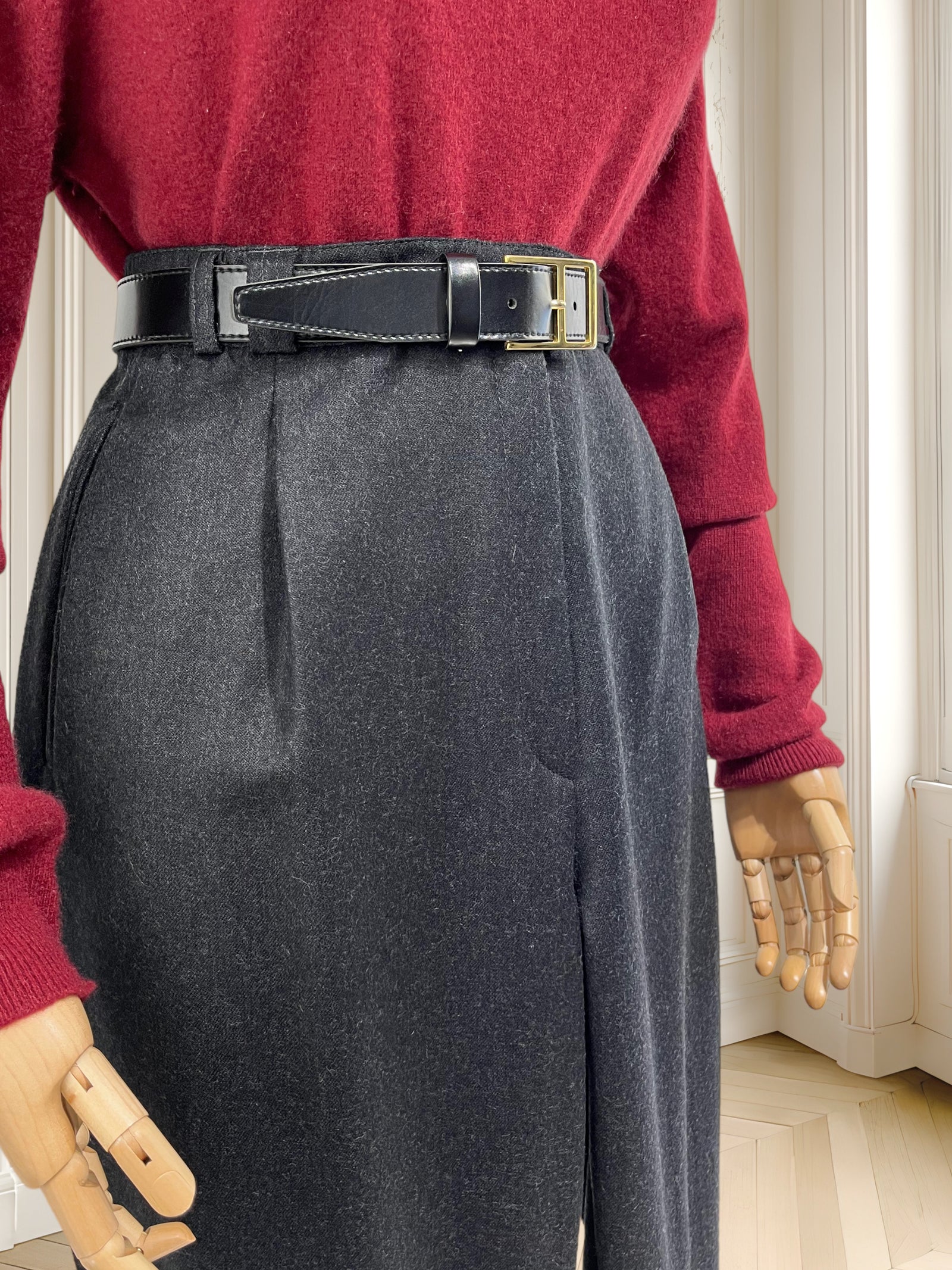 Pantaloni din lână pură cu talie înaltă și pense mărimea L
