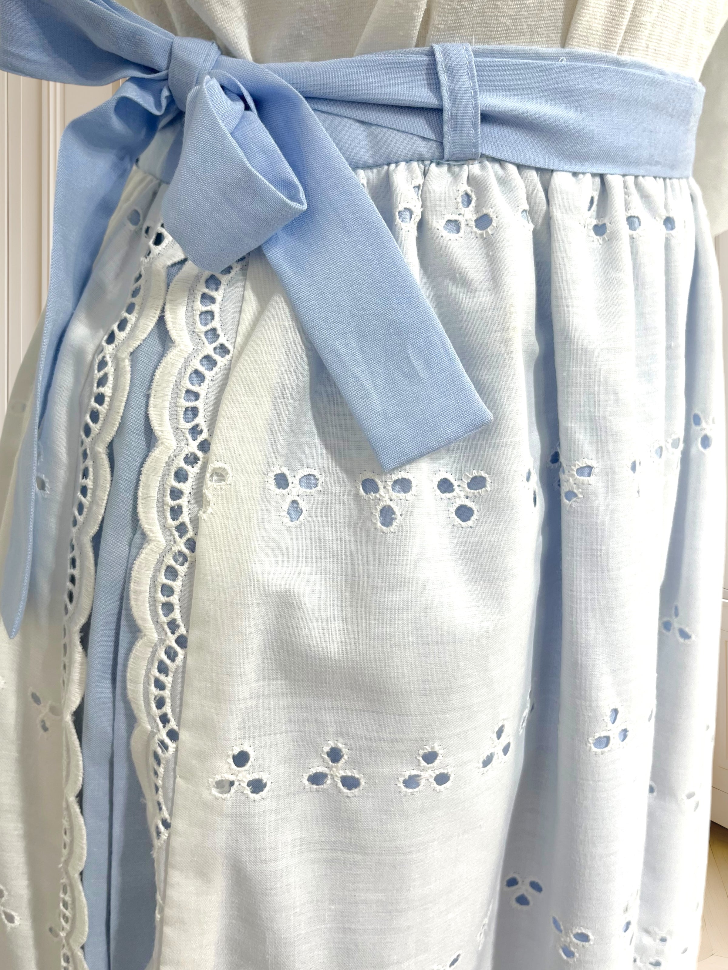 Fustă vintage cu broderie mărimea S
