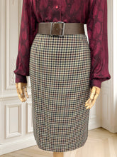 Încarcă imaginea în vizualizatorul Galerie, Fustă vintage din lână pură mărimea L
