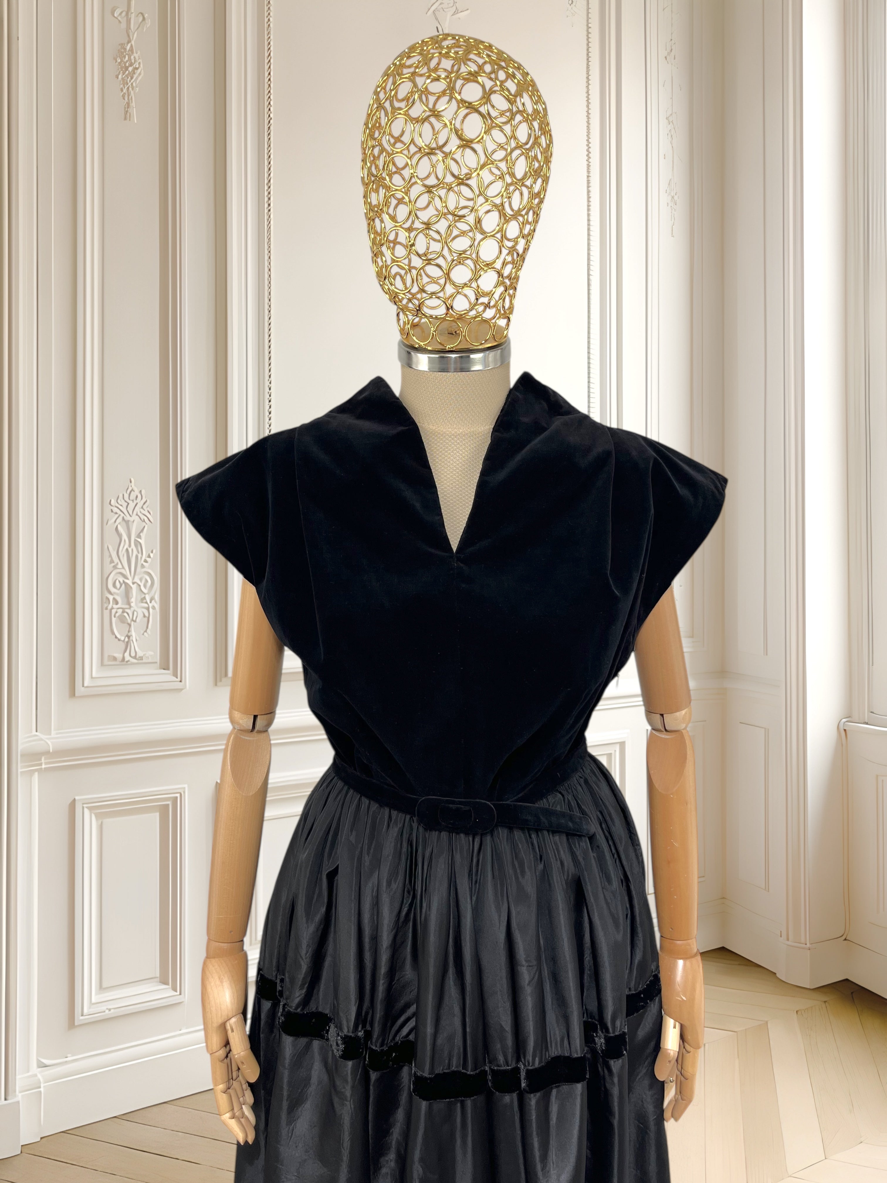Rochie vintage lucrată manual mărimea M