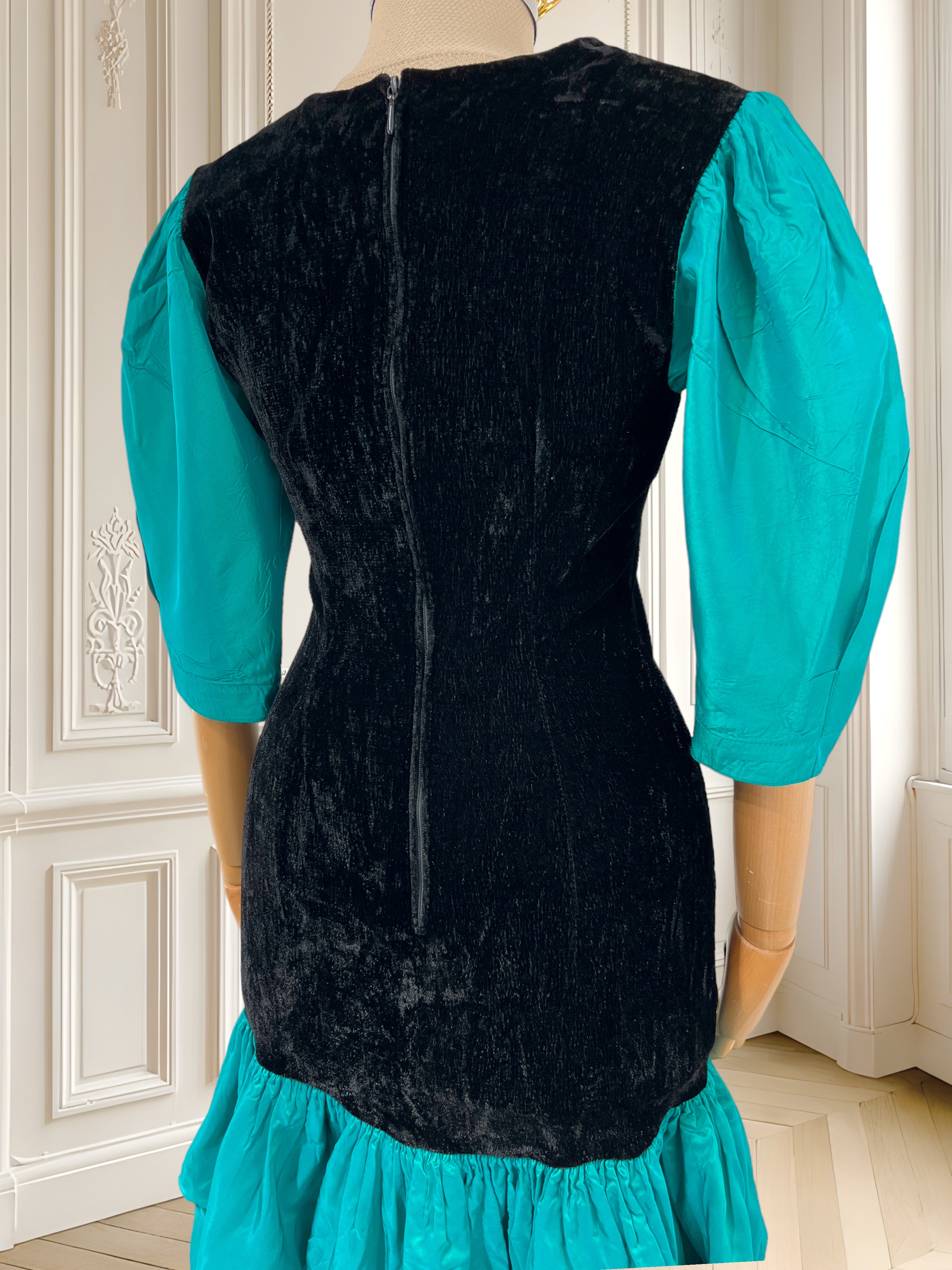 Rochie vintage cu mâneci bufante mărimea S