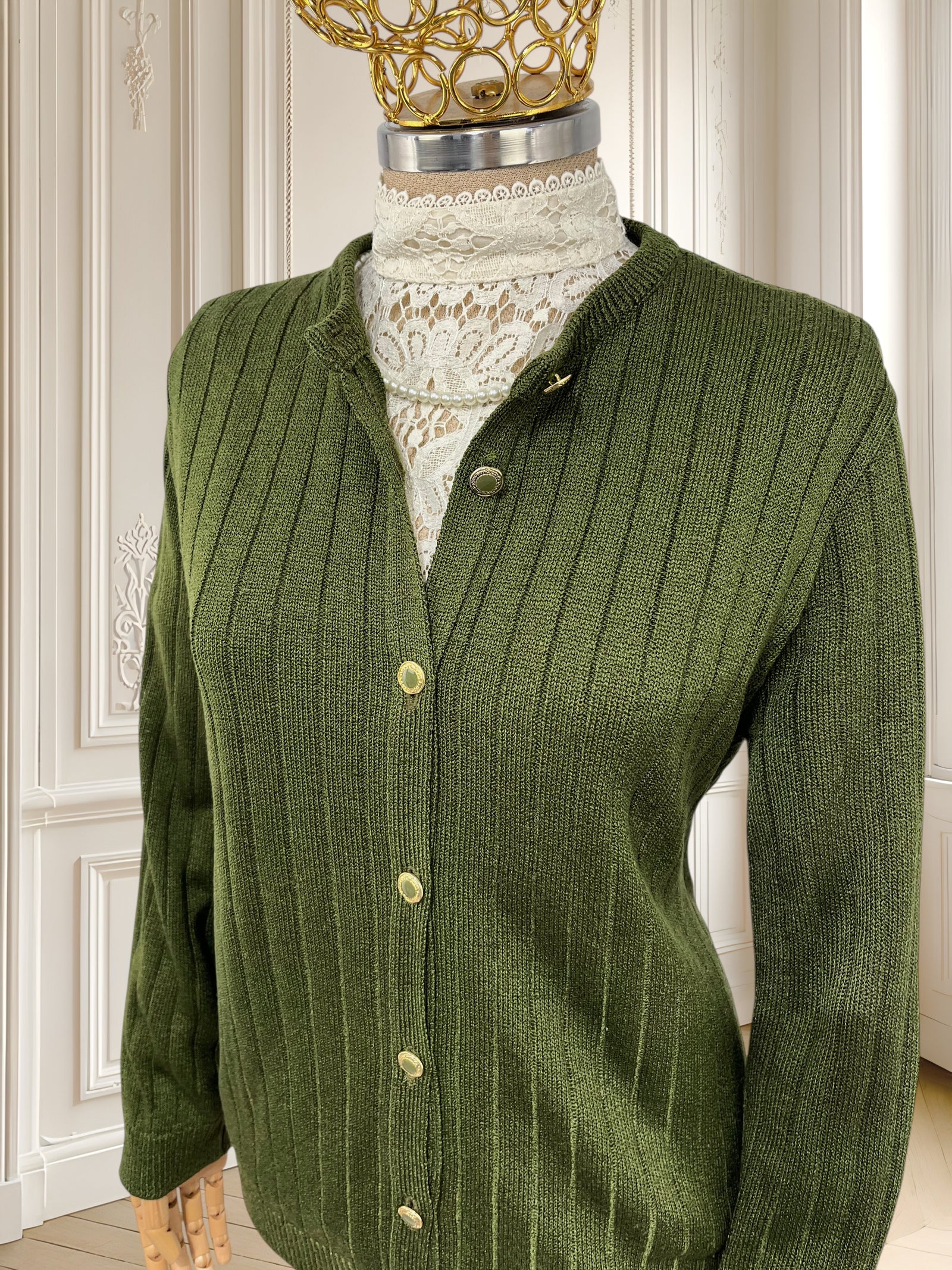 Cardigan vintage cu nasturi bijuterie mărimea L