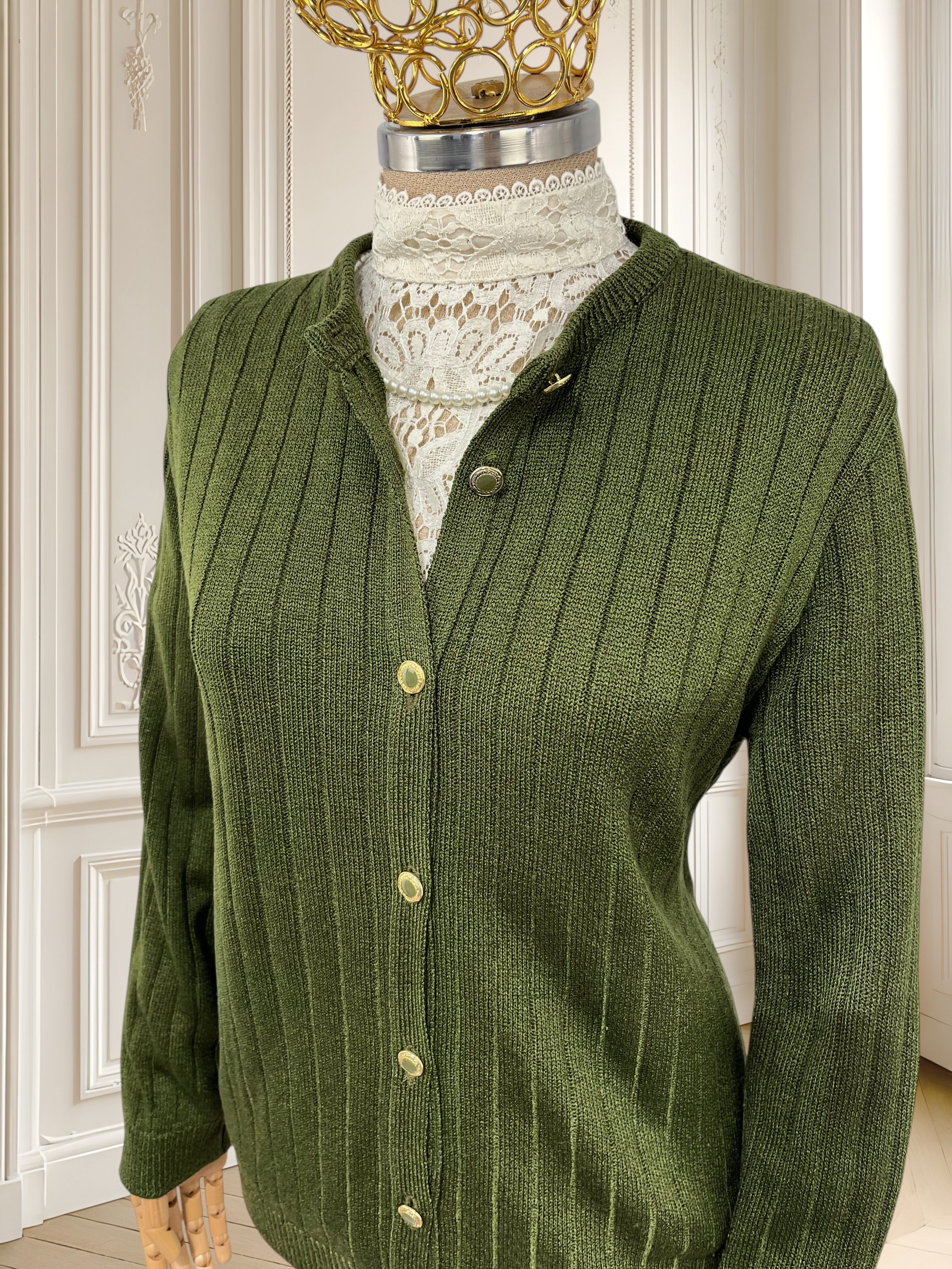 Cardigan vintage cu nasturi bijuterie mărimea L