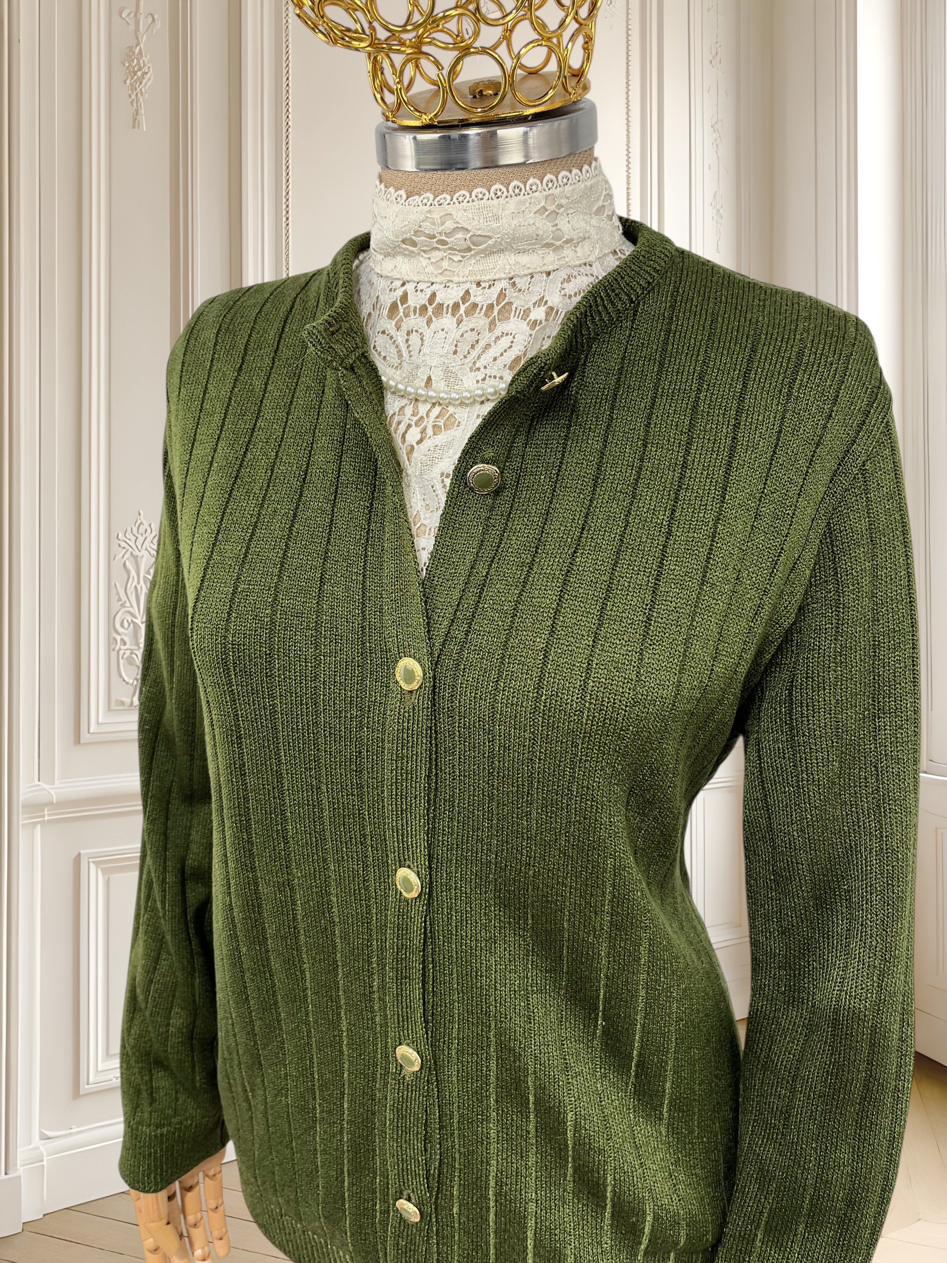 Cardigan vintage cu nasturi bijuterie mărimea L