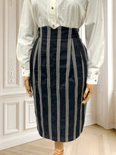 Încarcă imaginea în vizualizatorul Galerie, Fustă conică din amestec de lână mărimea M
