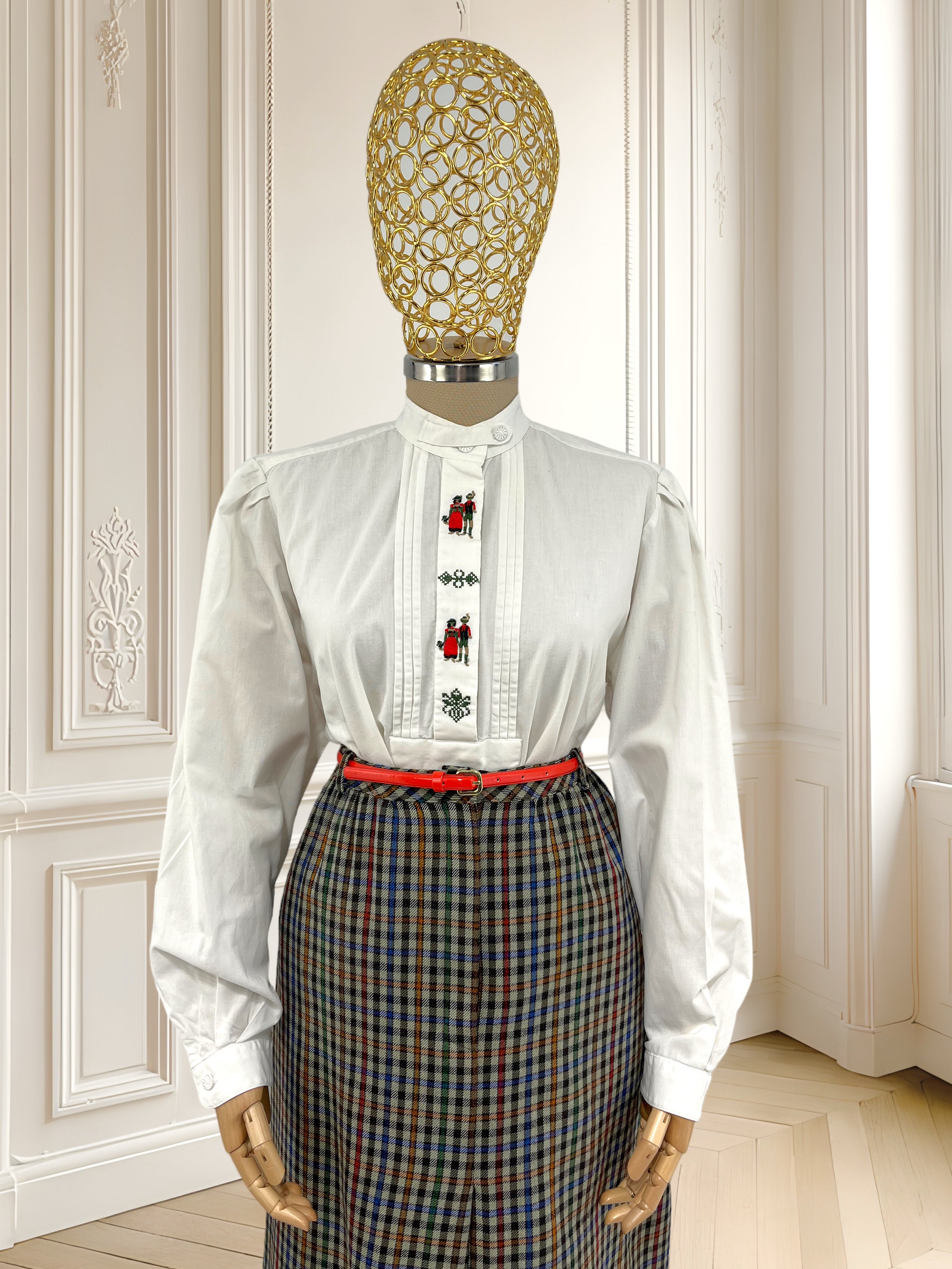 Cămașă vintage din bumbac cu detalii brodate potrivită pentru M/L